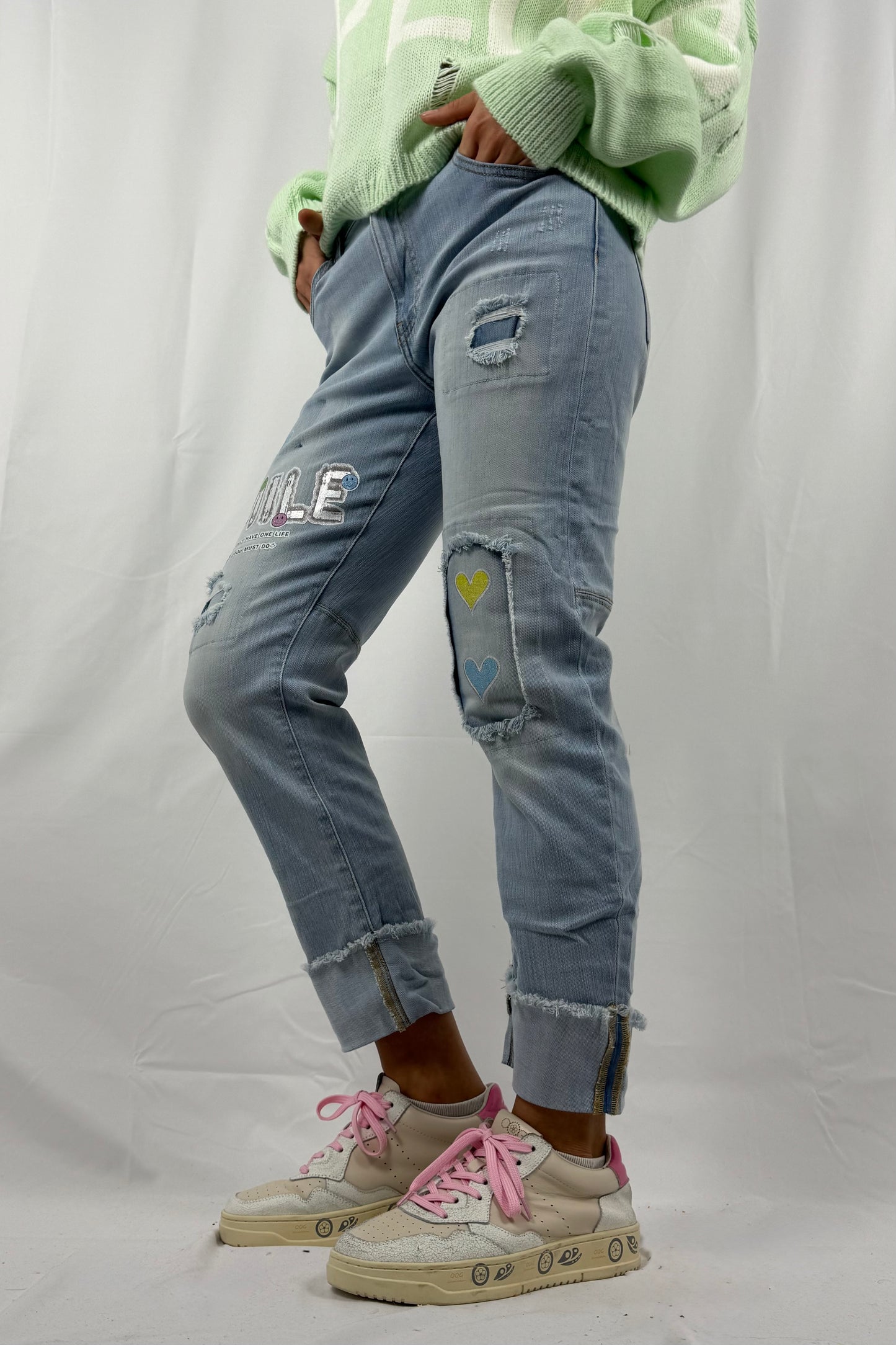 Moderne Damen Jeans mit Patch-Details