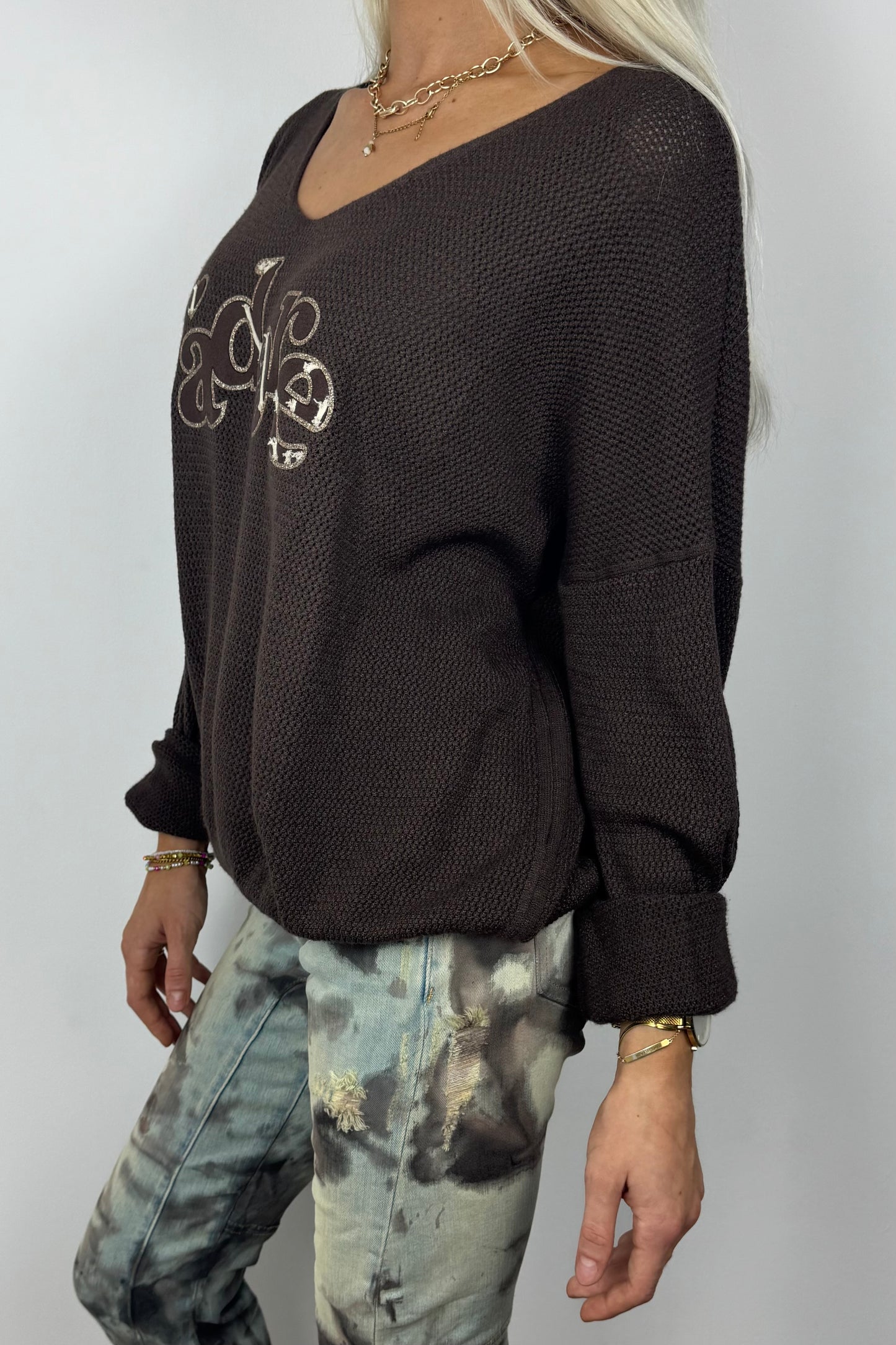 Lockerer Strickpullover mit „J’adore“-Schriftzug-Choco