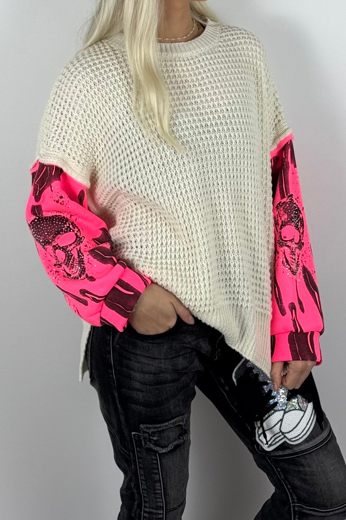 Damen-Pullover mit Strickstruktur und Totenkopfärmeln-Neon Pink