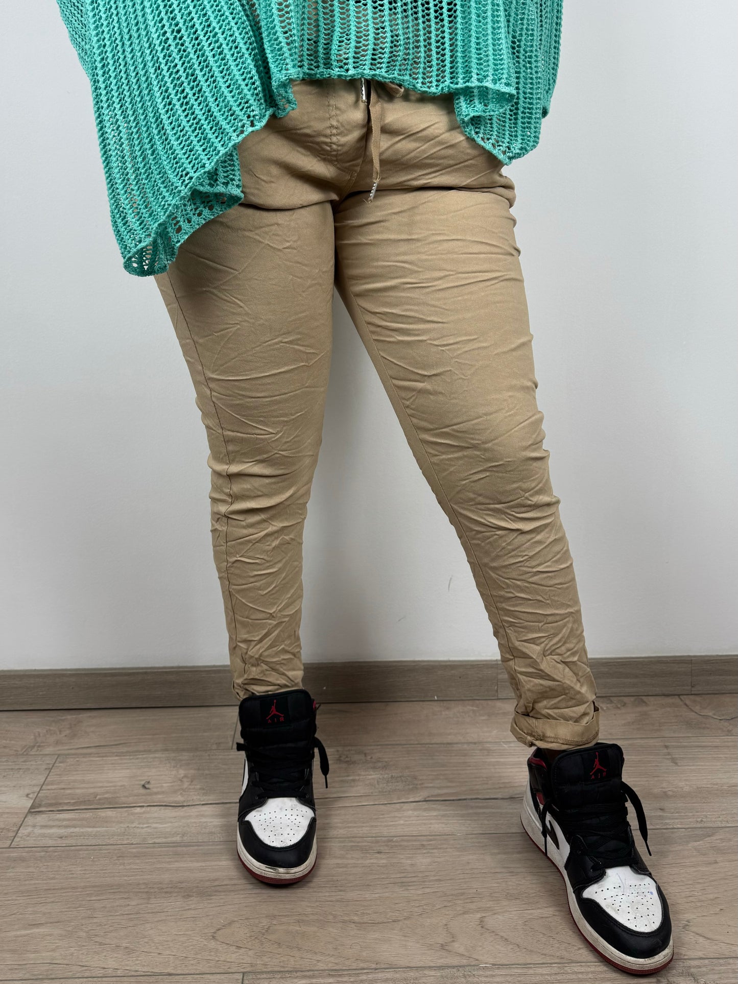Schmal geschnittene Damen-Stretchhose – figurbetonter Sitz