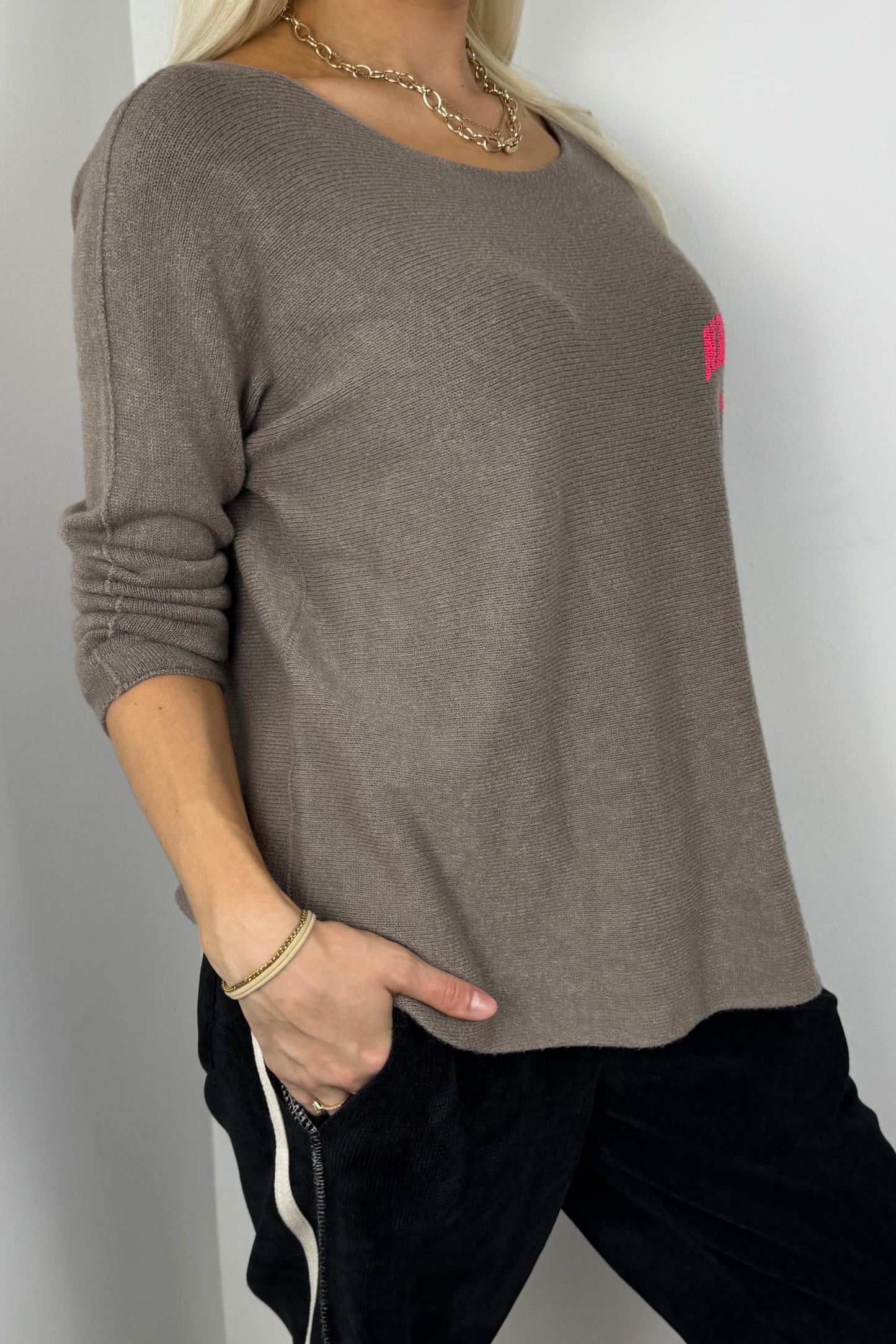 Damen Pullover mit „Namaste“-Print-Braun