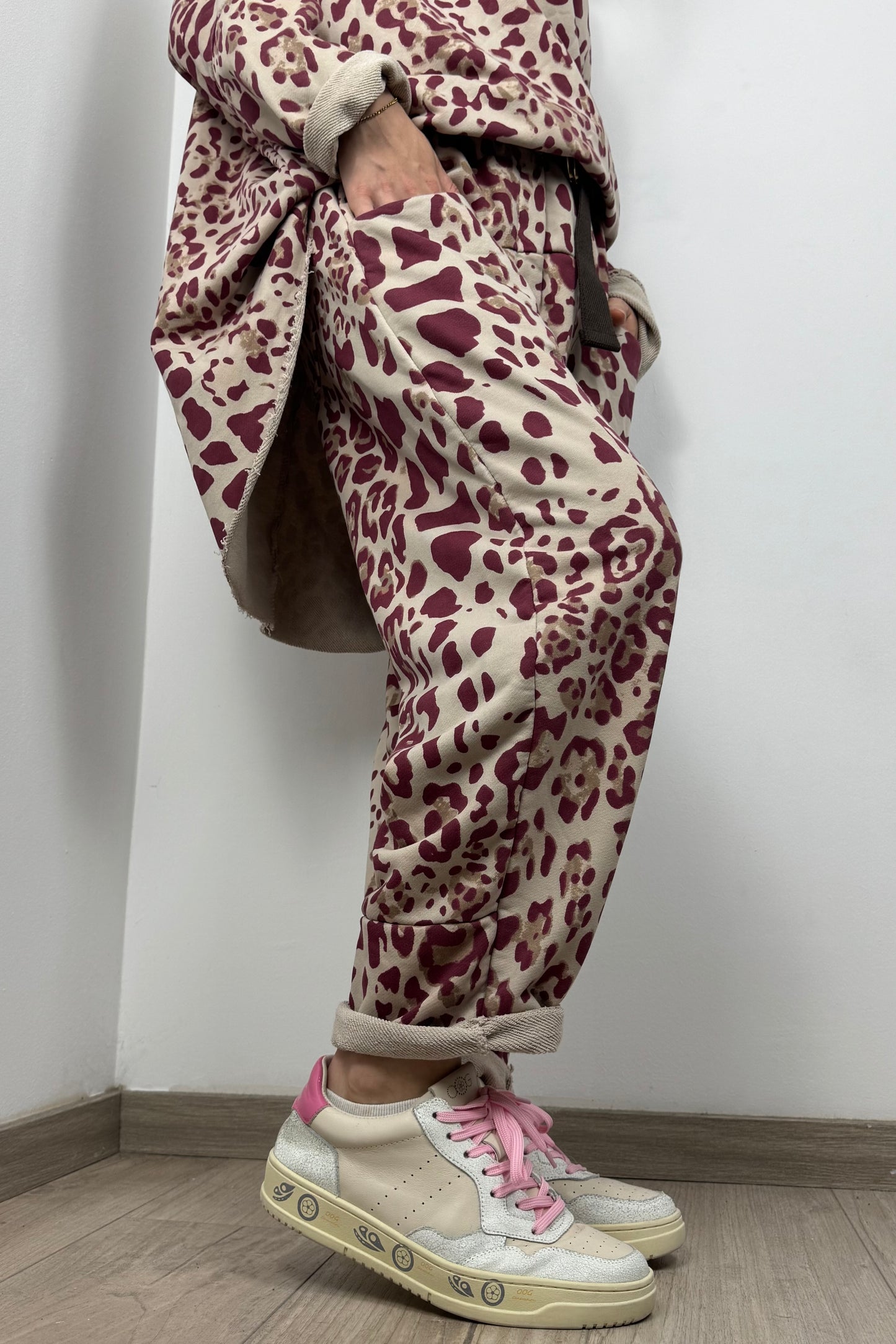 Jogpant mit Animal-Print und Gürtel-Bordeux