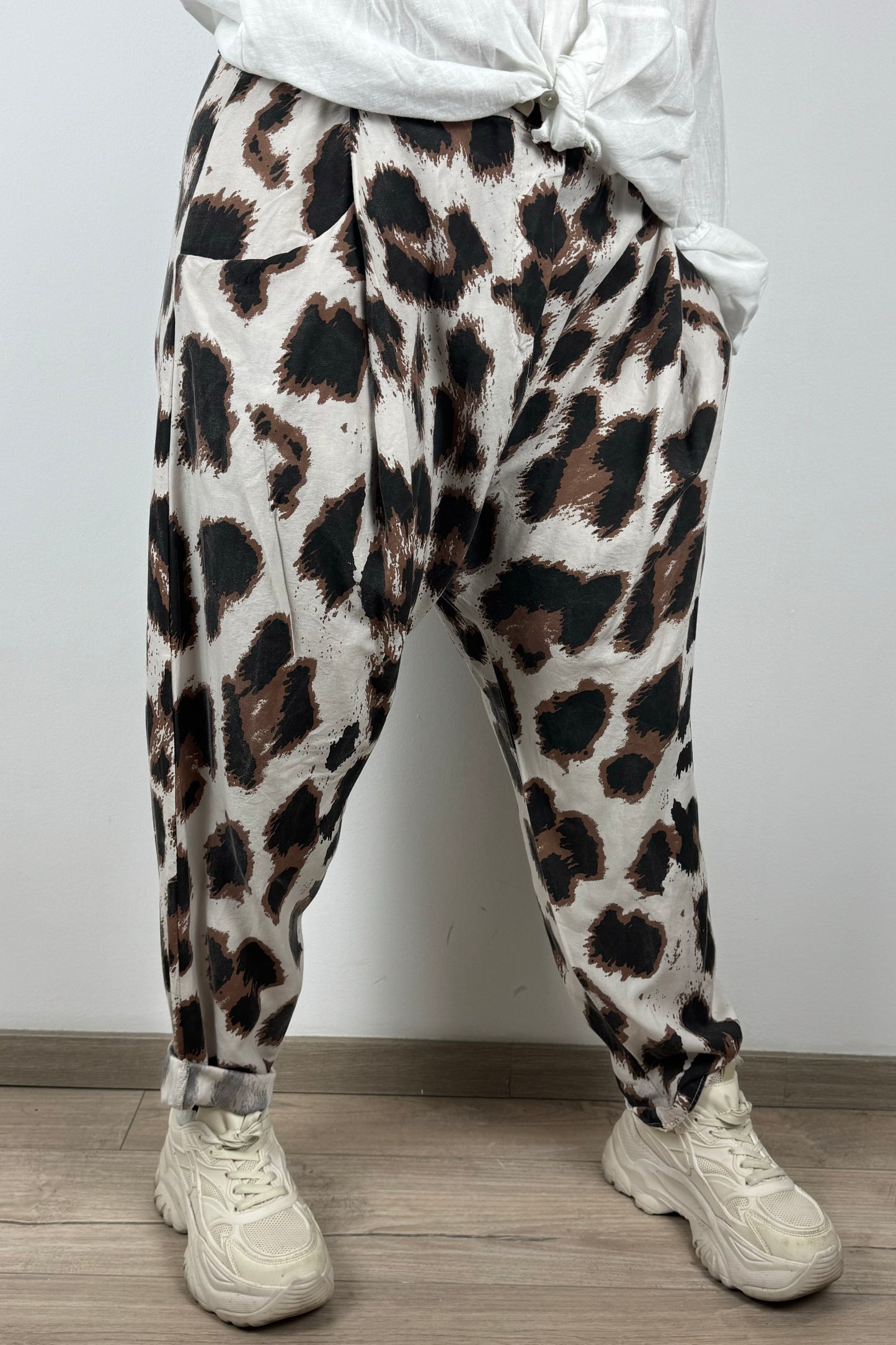 Hose mit Leopardenmuster – weiter Bein-Schnitt, bequem