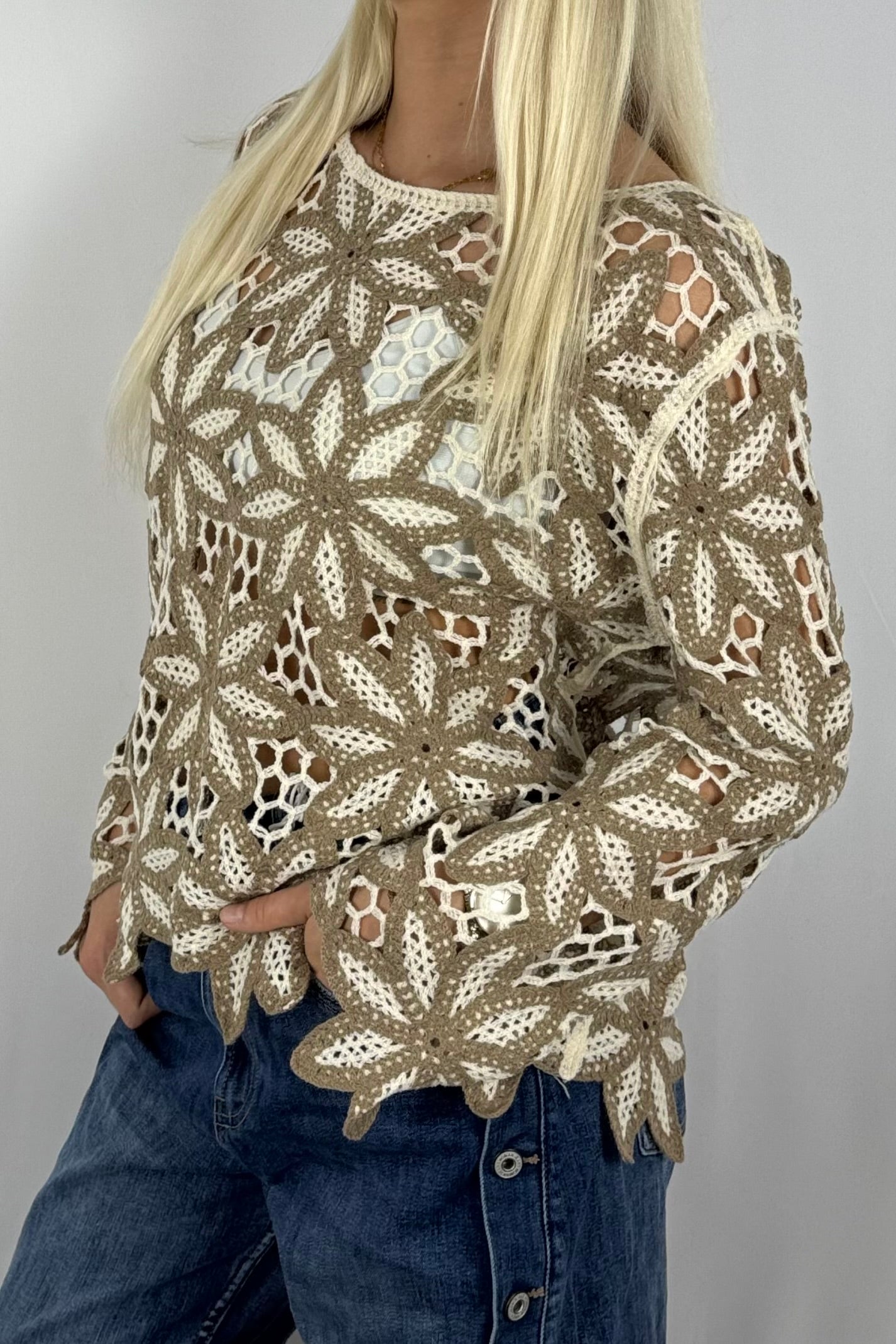 Gehäkeltes Oversize-Shirt mit Blumenmuster-Mud