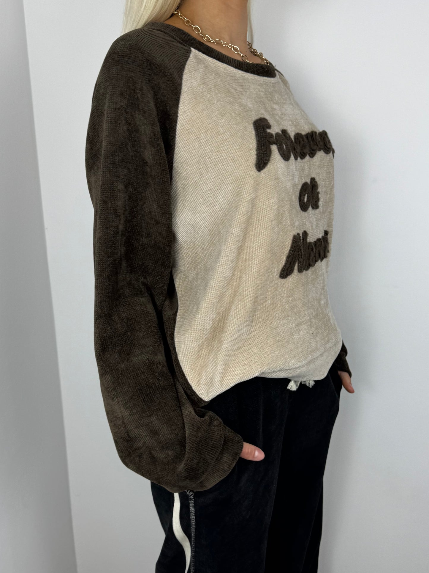 Damen Shirt mit Schriftzug und bequemem Schnitt-Choco