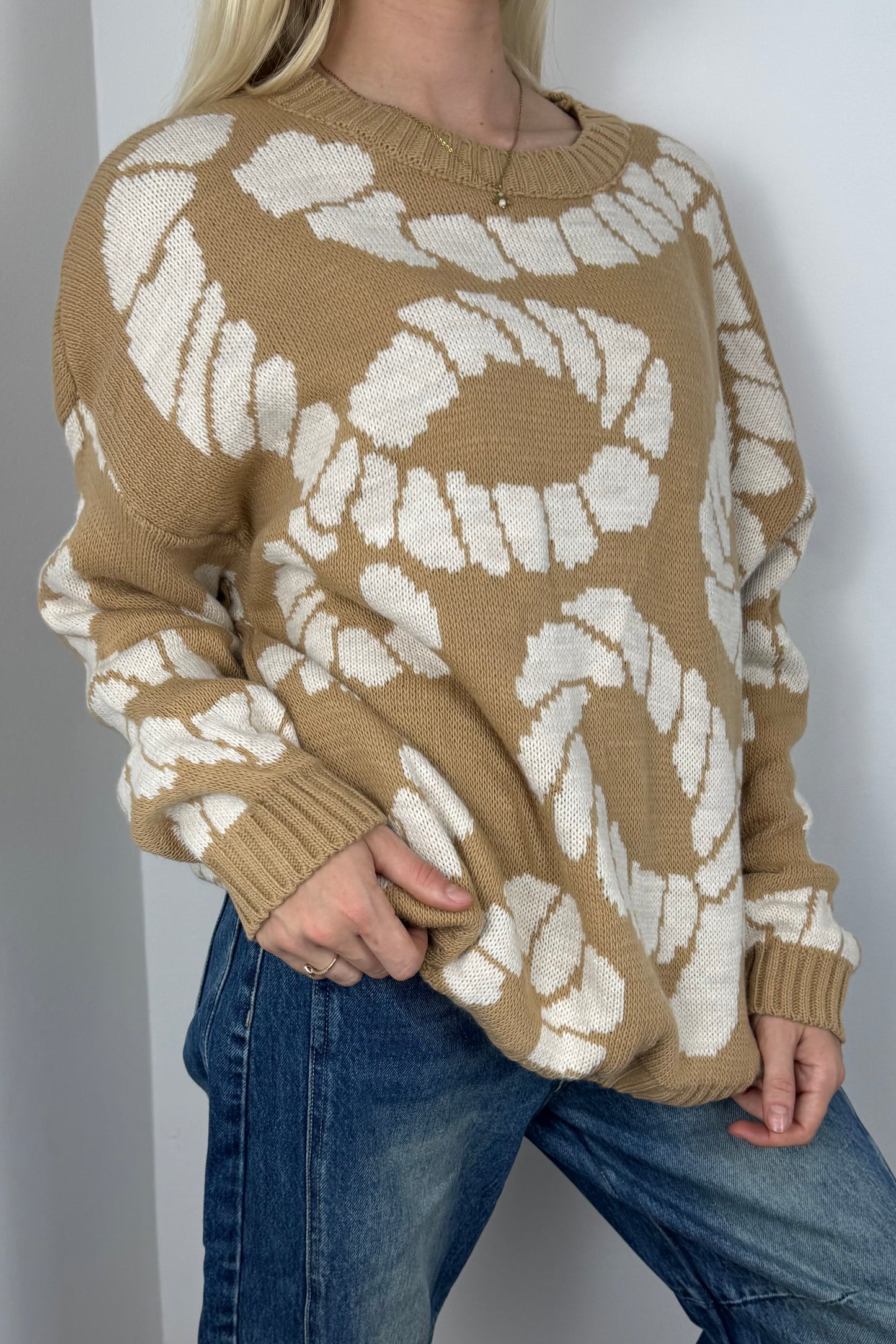 Pullover mit modernem Muster-cammel