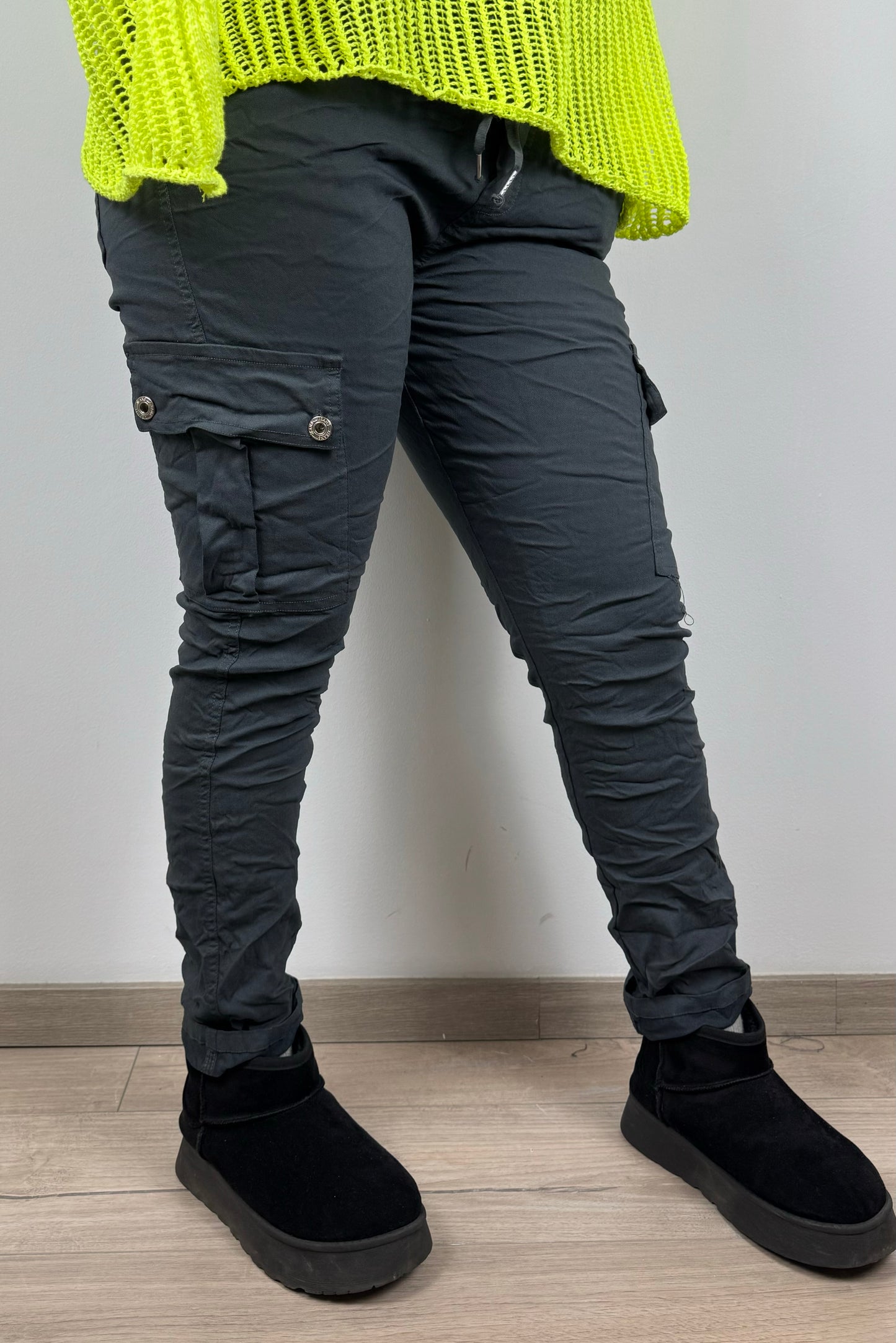 Slim Fit Damen-Cargohose – figurbetonter Schnitt