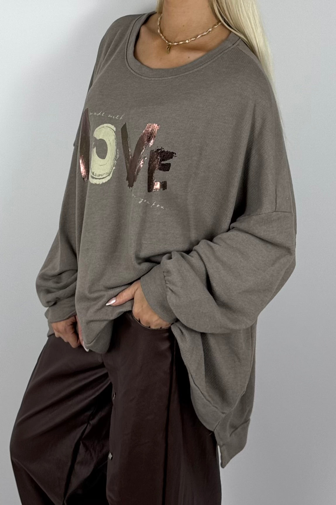 Damen Oversize Sweatshirt „LOVE“ – Mud