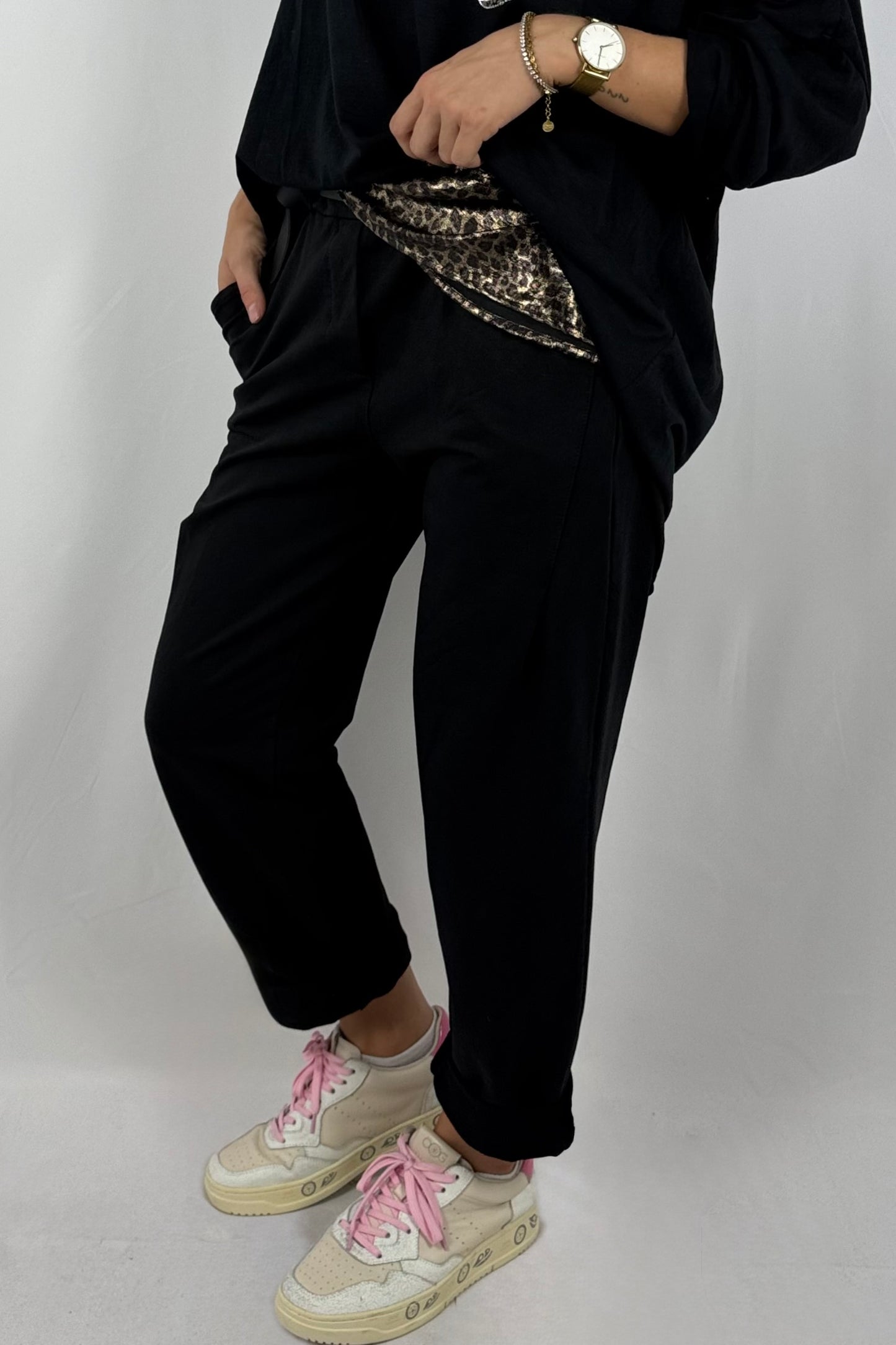 Damen Jogpants mit Leo-Tuch – Oversize-Schwarz