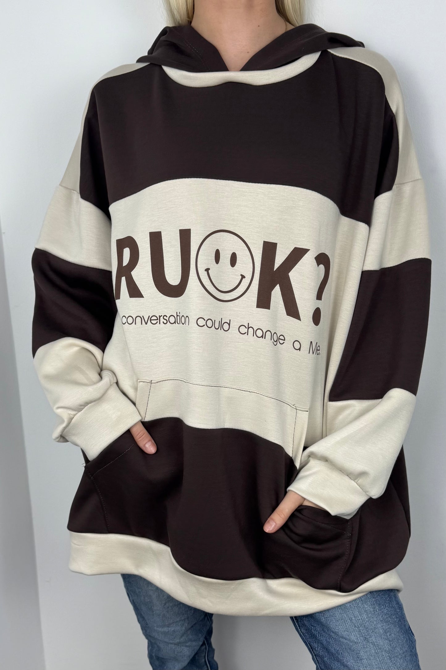 Kapuzensweatshirt mit Statement-Print-Choco/Beige