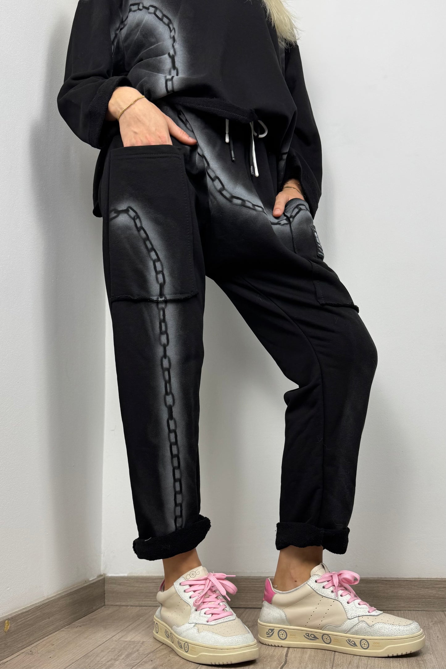 Hose mit Ketten-Print und Taschen –Schwarz