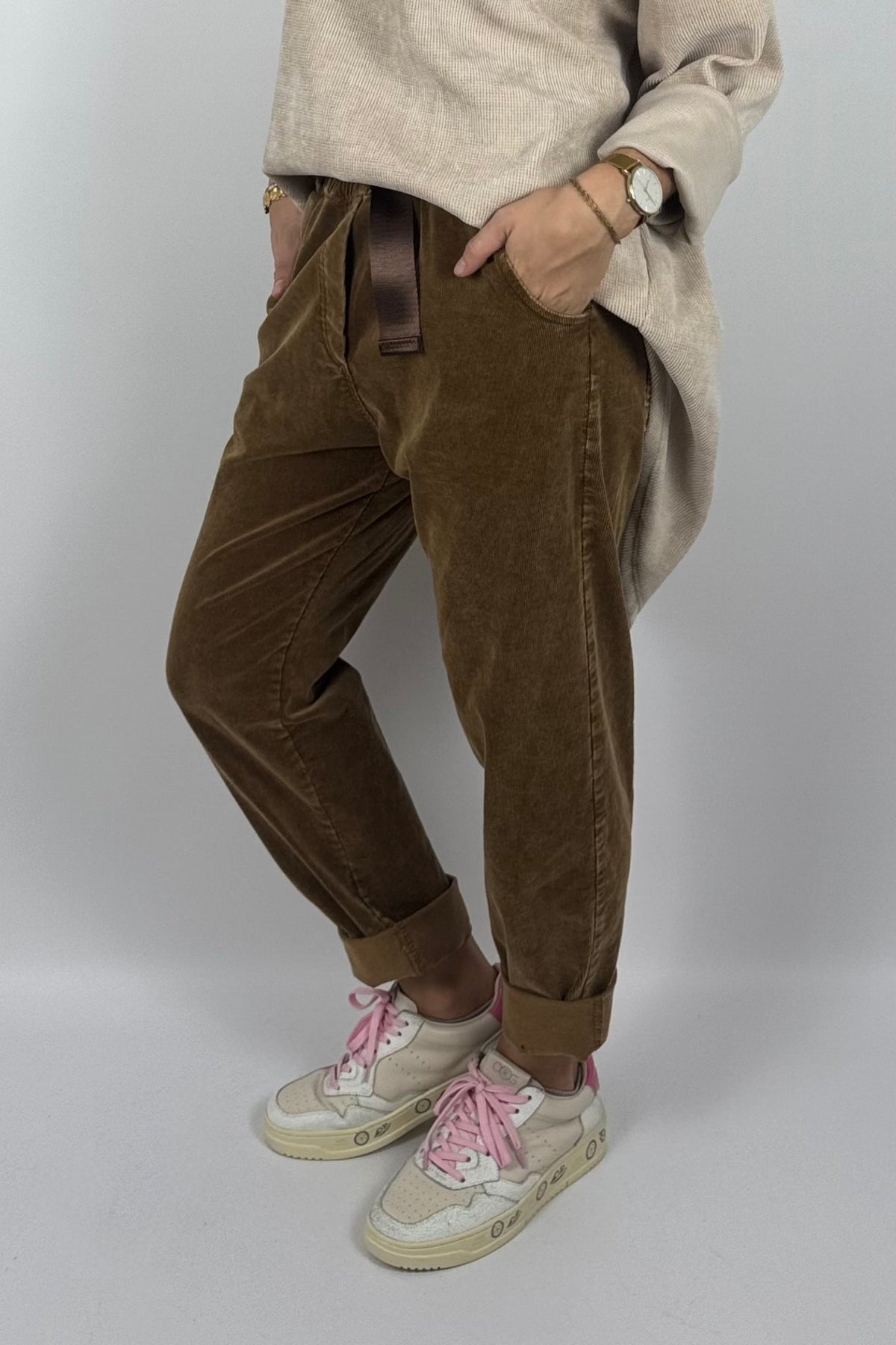 Damen Cordhose mit Gürtel – Kamel