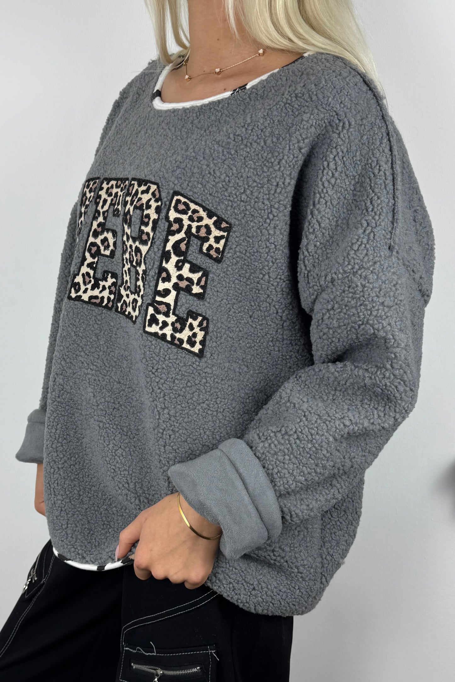 Oversize Teddy Pullover „LIEBE“ –Grau