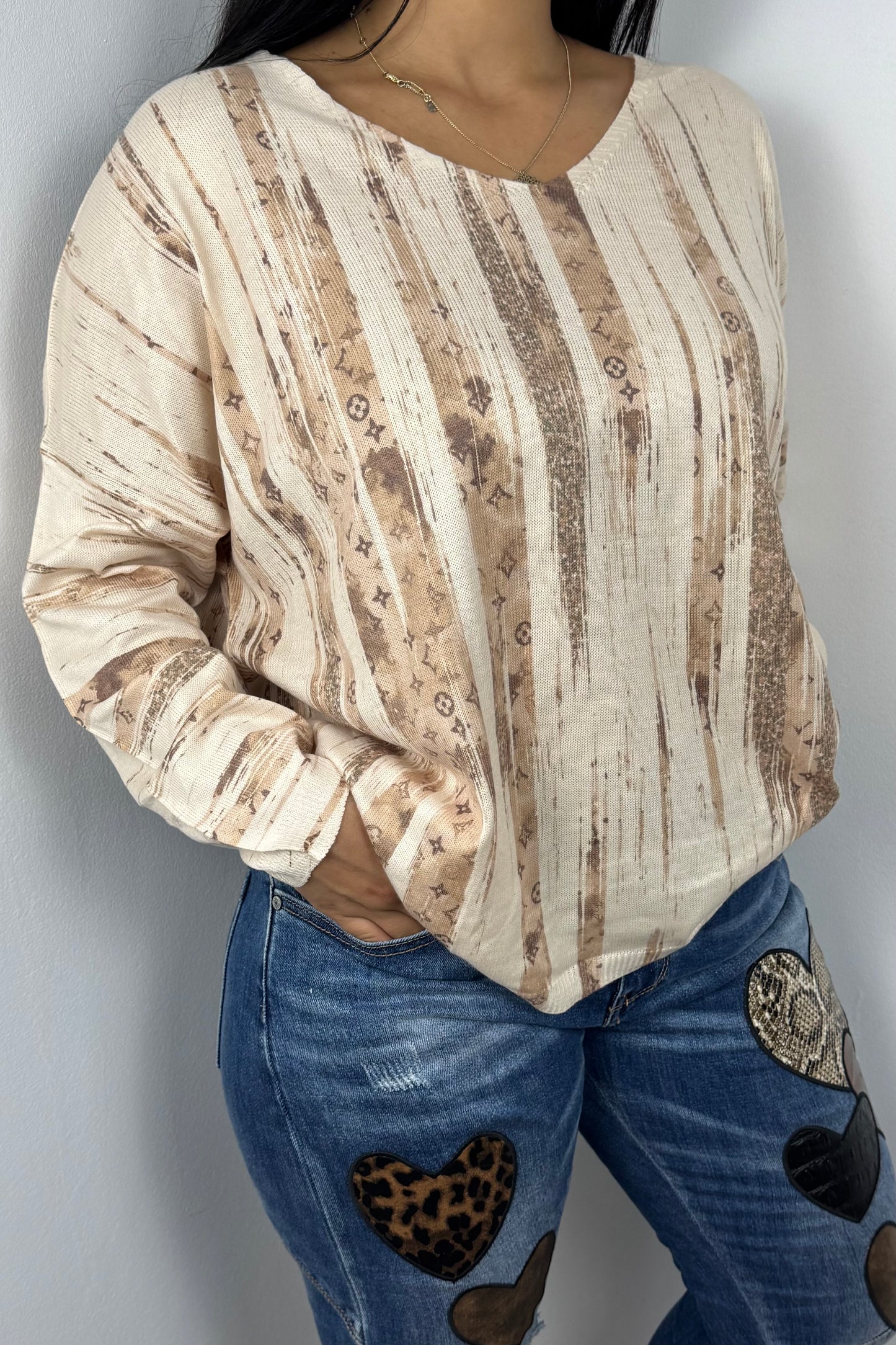 Feinstrick-Shirt mit Print und V-Ausschnitt