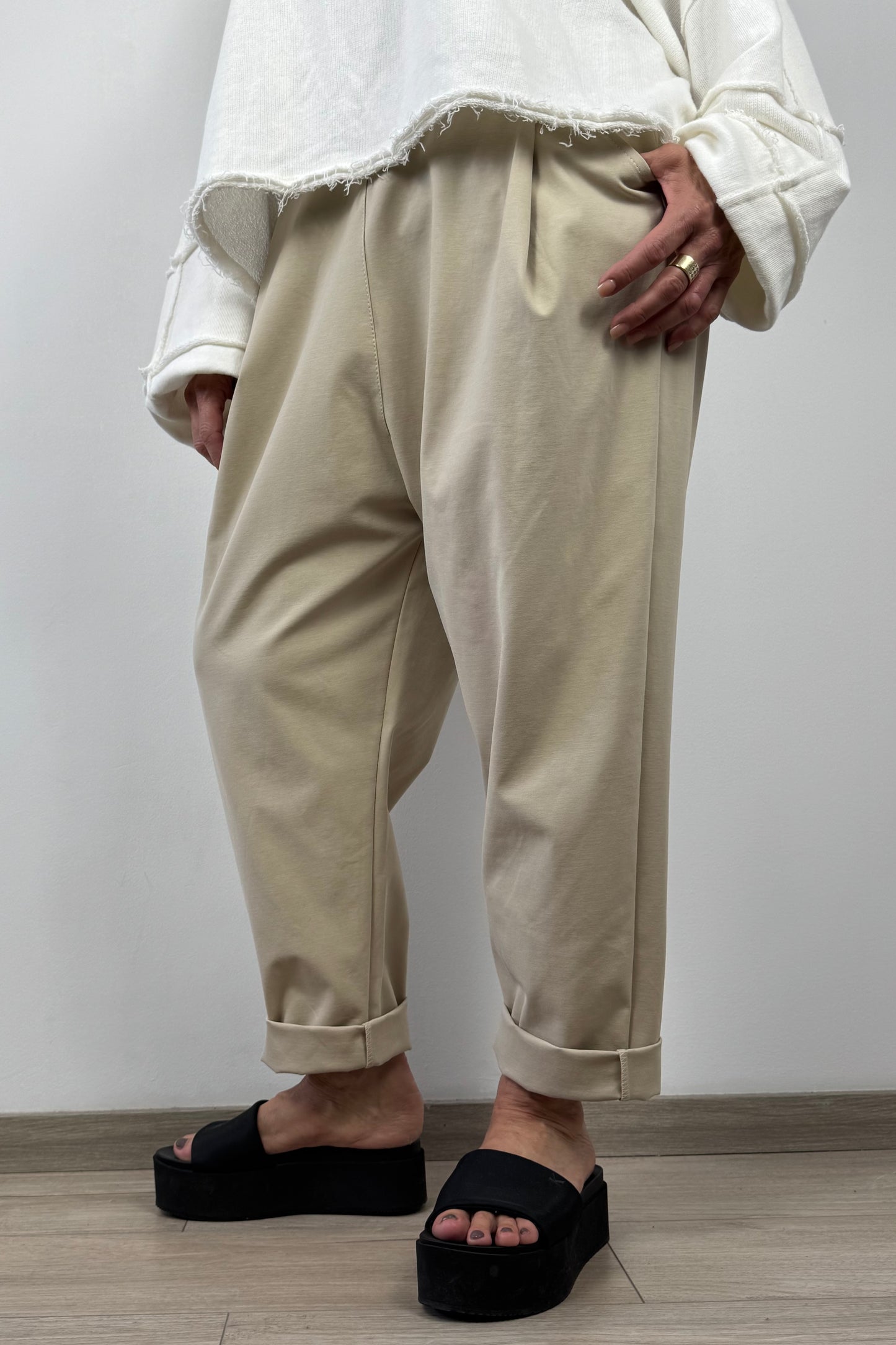 Hose mit Stretchbund und Leoparden-Gürtel