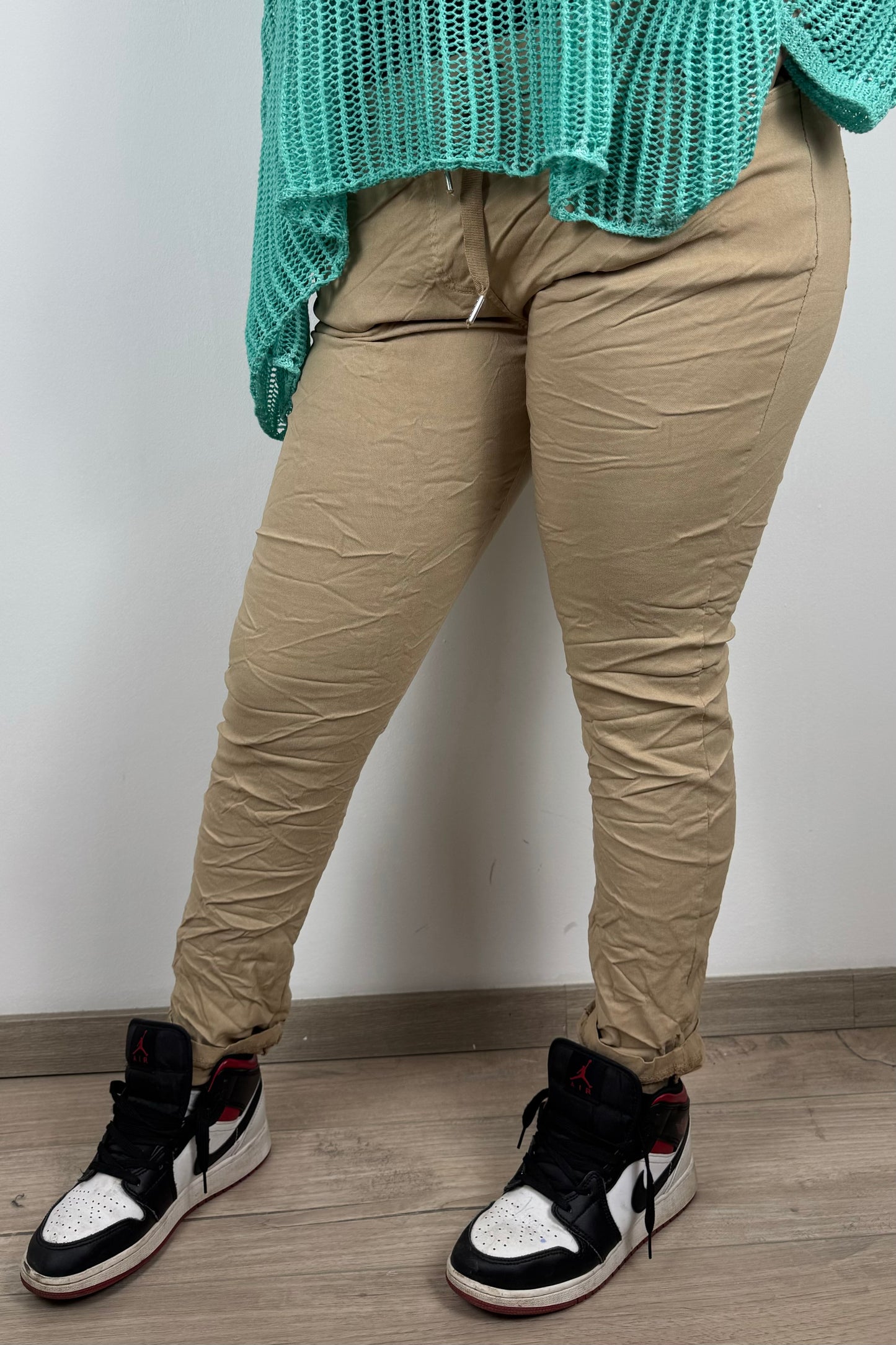 Schmal geschnittene Damen-Stretchhose – figurbetonter Sitz
