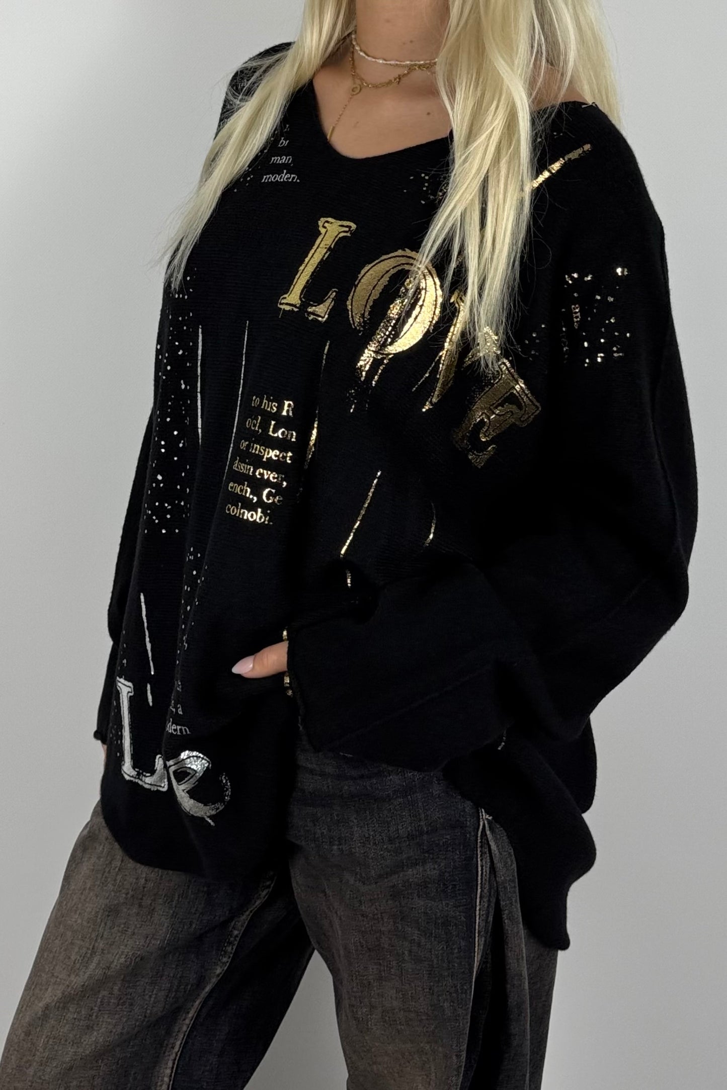 Oversize Shirt mit V-Ausschnitt & Metallic-Print-Schwarz