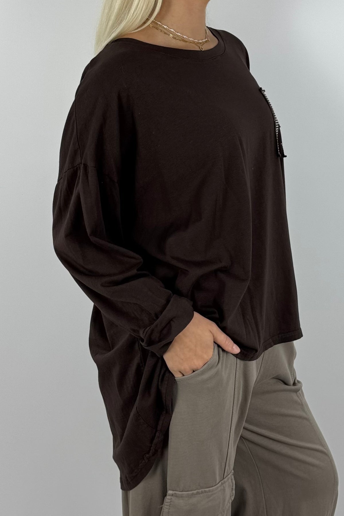 Oversize Longshirt mit Leo-Detail –Schoko