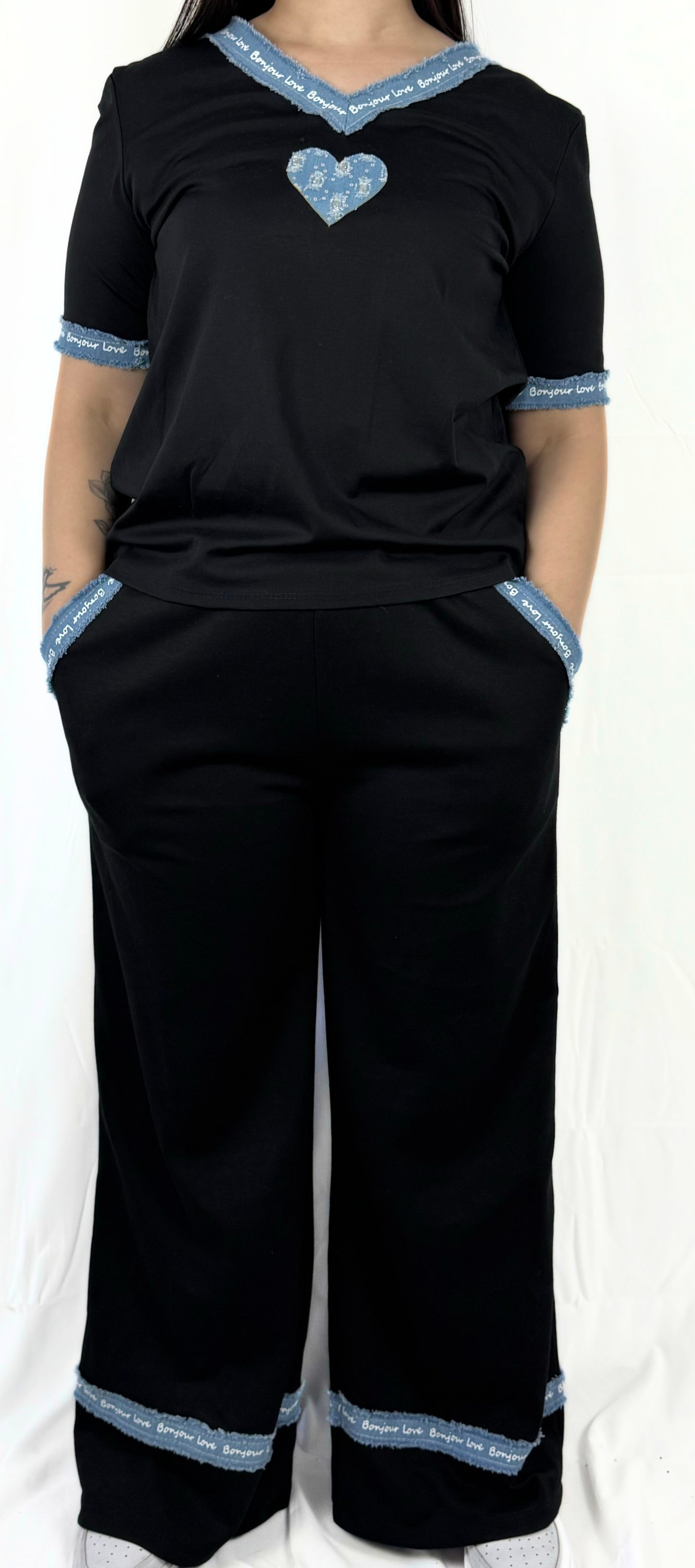 Damenhose mit Jeans-Applikationen – stylischer Mix-Look