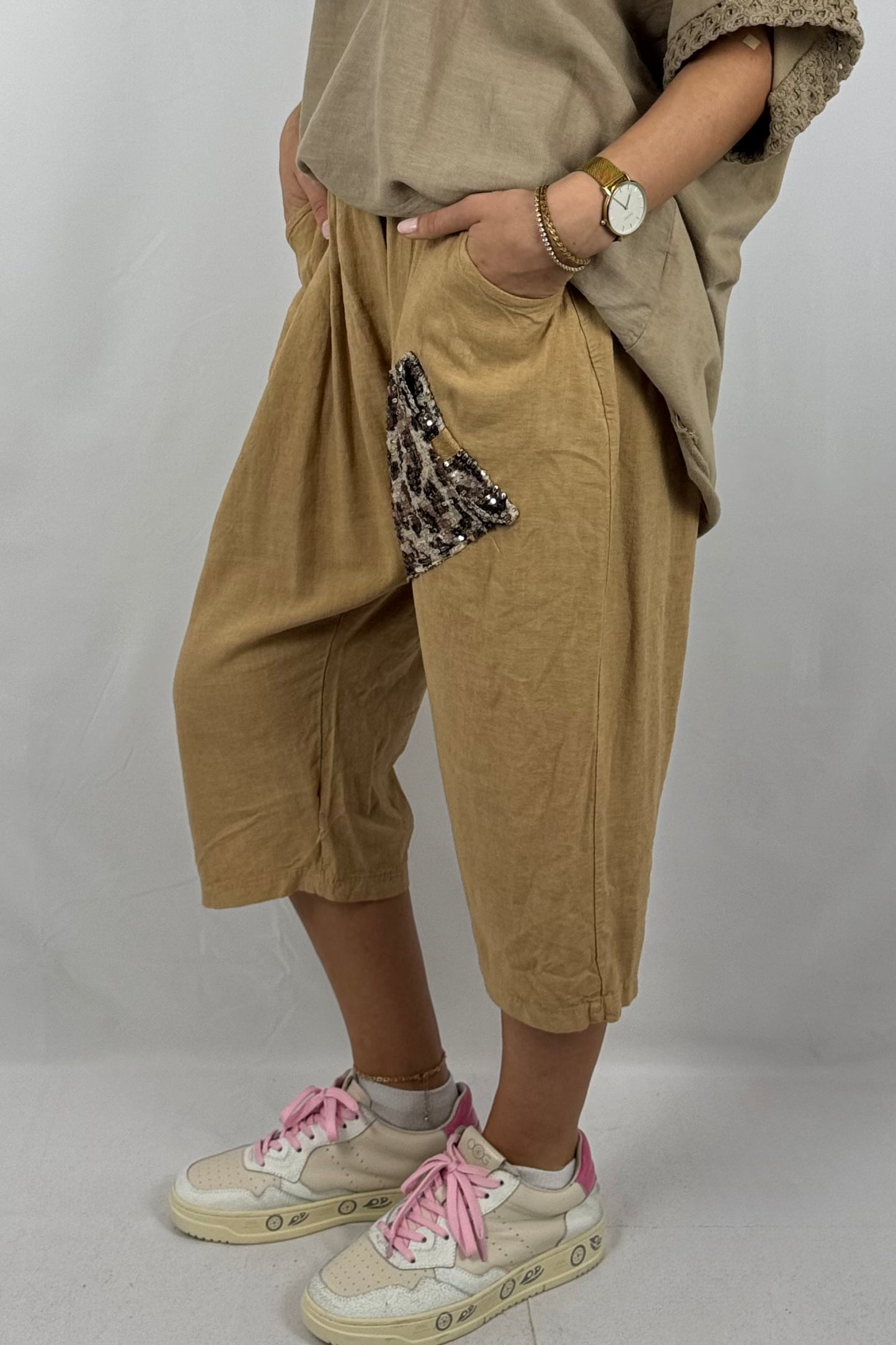 Leinen-Shorts mit Pailletten-Applikation-Kamel