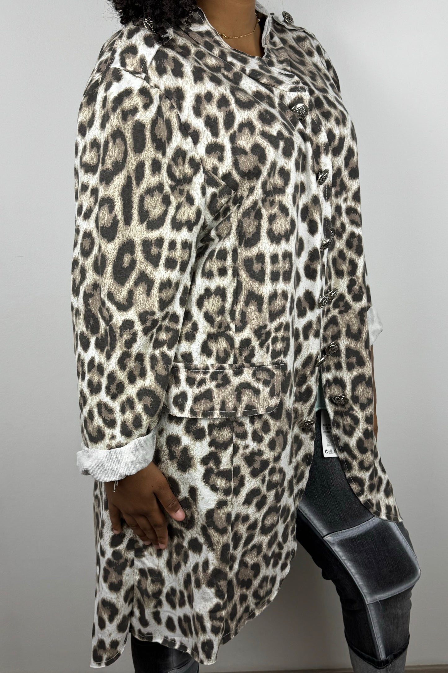 Animalprint-Longjacke mit Knopfleiste und Zierdetails