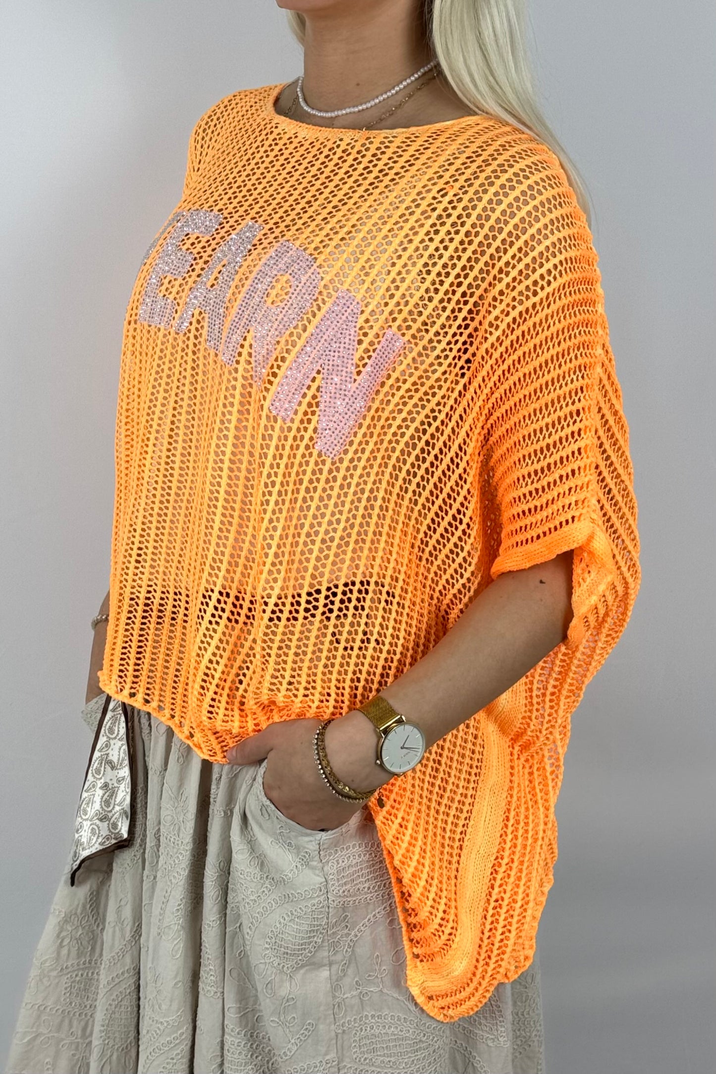 Oversize Strickshirt „YEARN“ – Netzlook Statement Shirt-Neon Orange