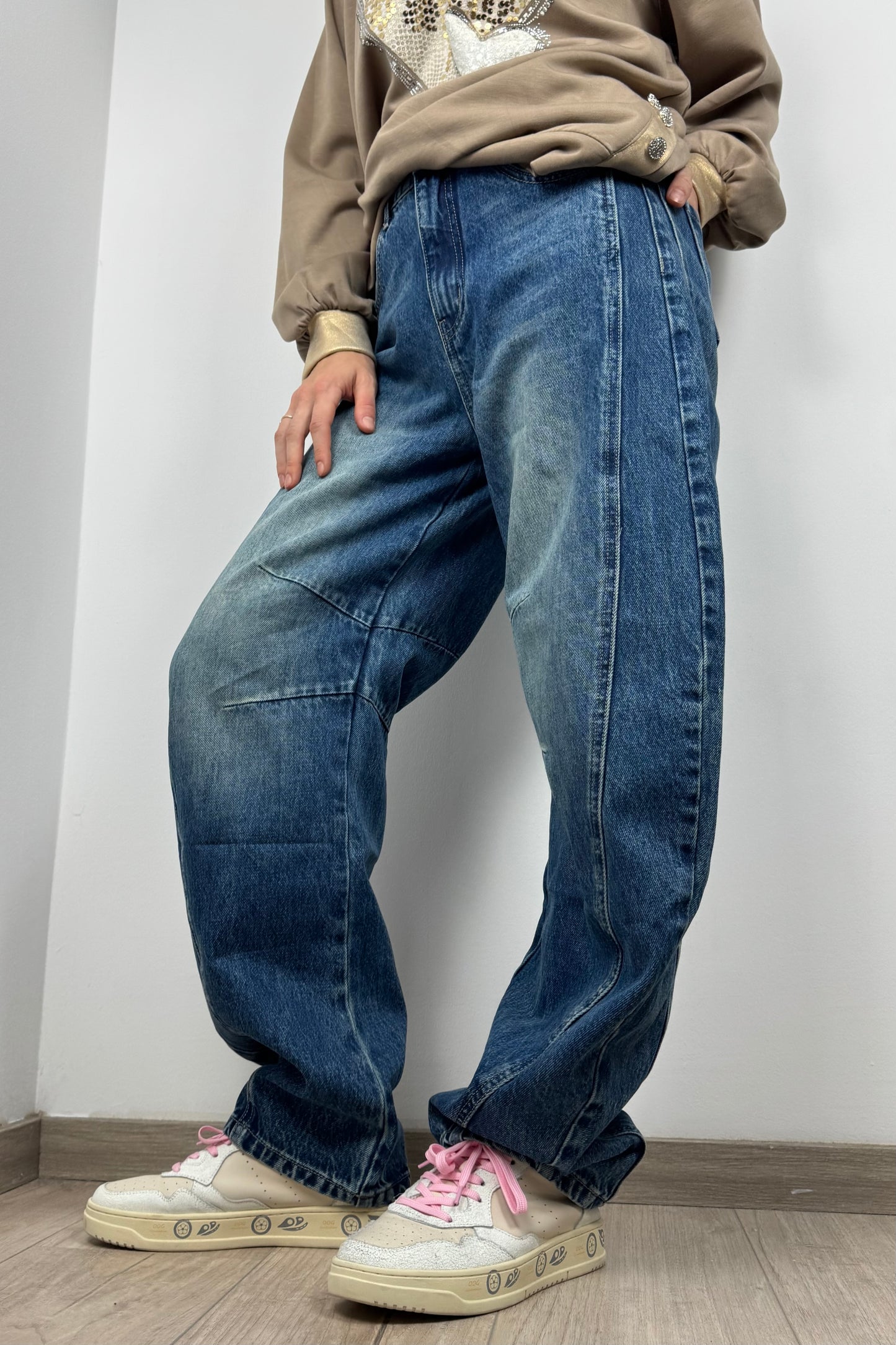 Jeans mit elastischem Bund und Relaxed Fit