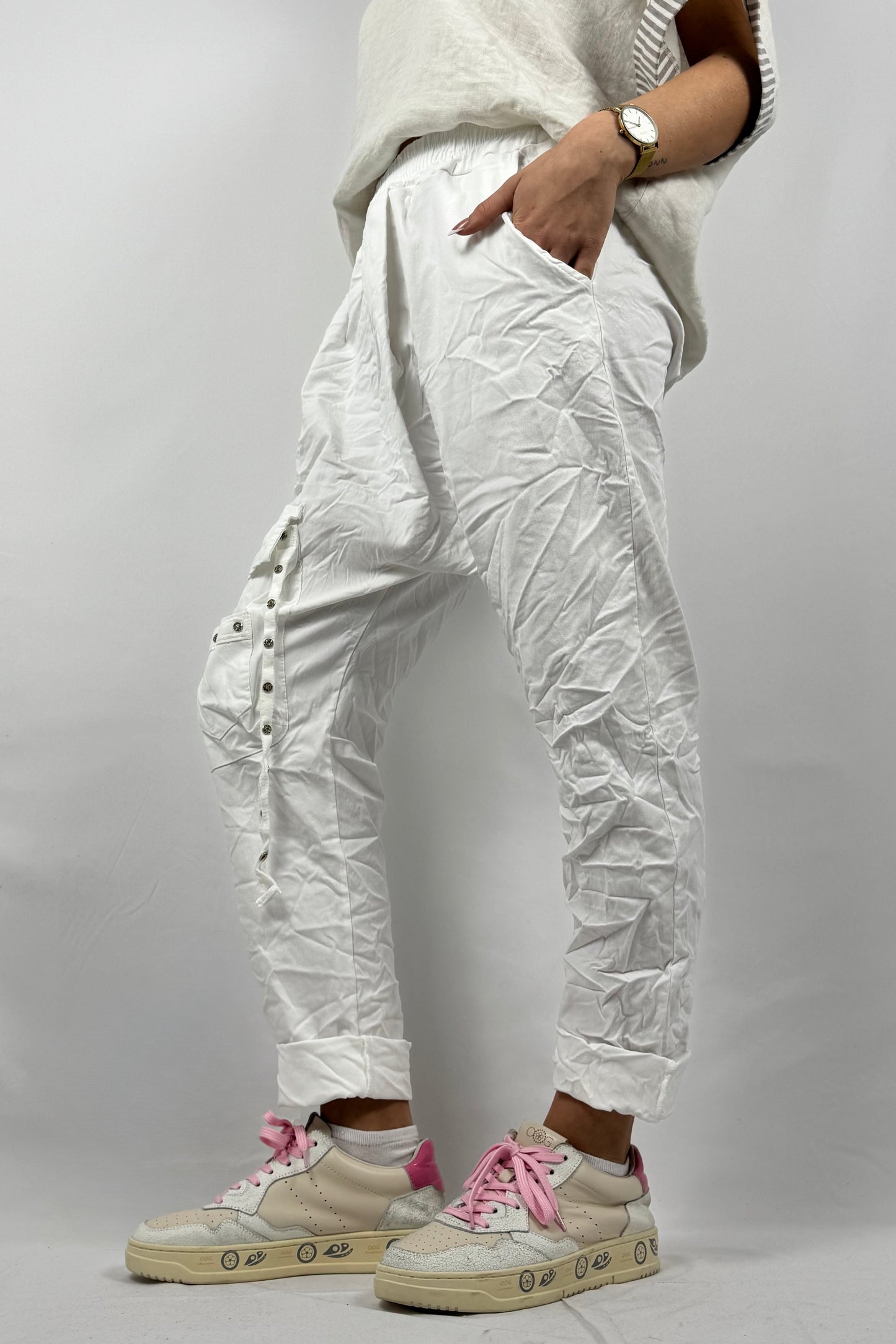 Cargo Hose mit Taschen & Knopfdetails-Weiß