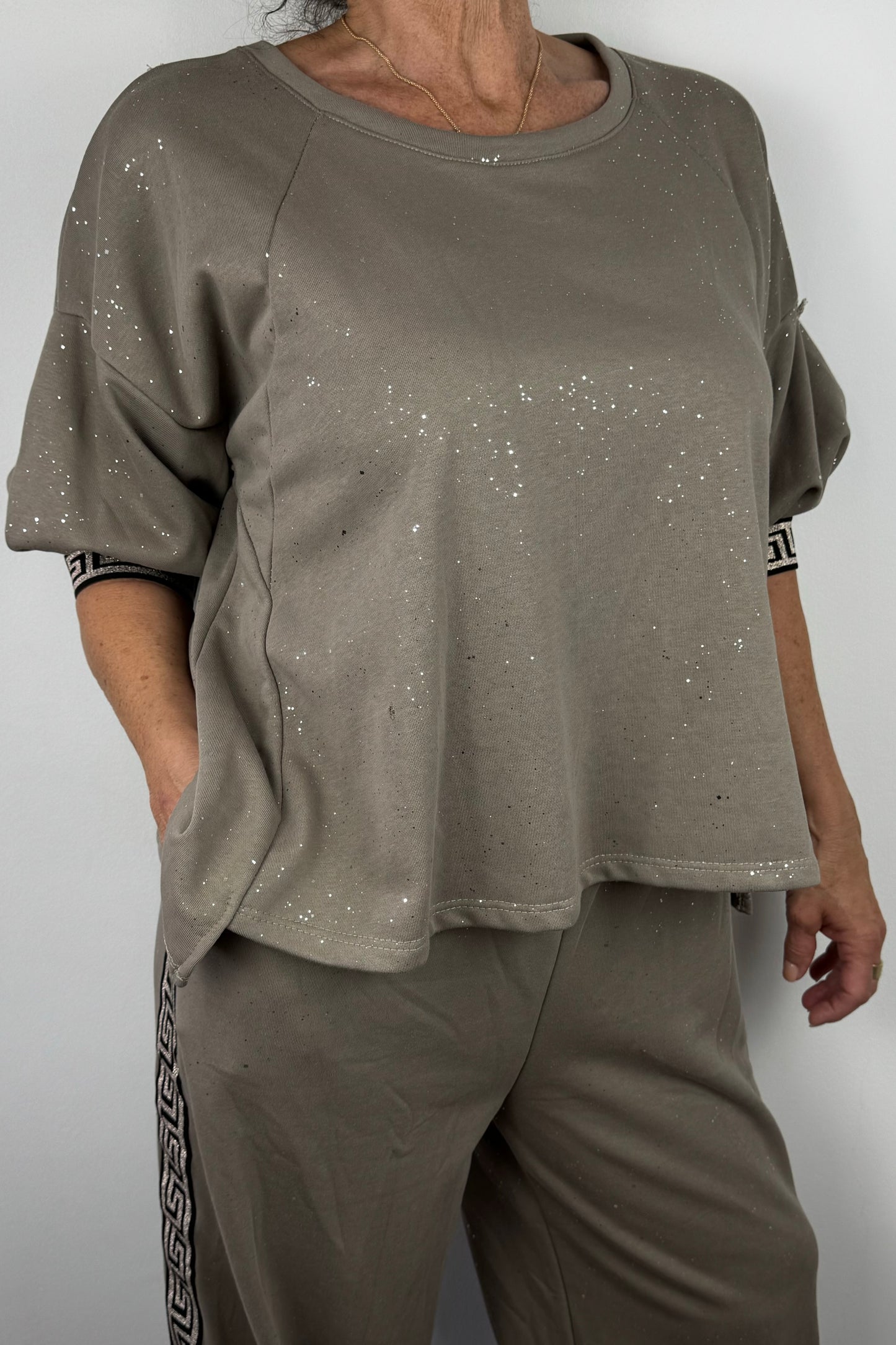 Damen-Shirt mit Glitzer – Design-Ärmel & femininer Look
