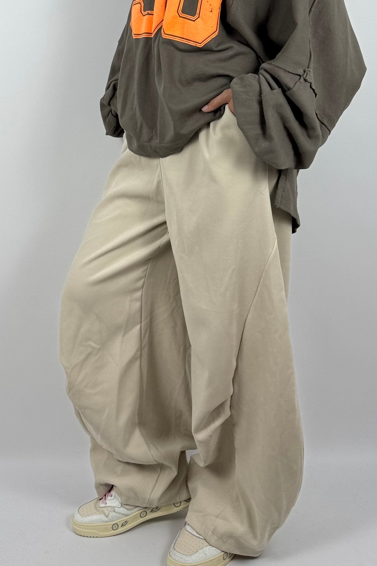 Lässige Baggy-Hose mit Leo-Bindeband – Beige