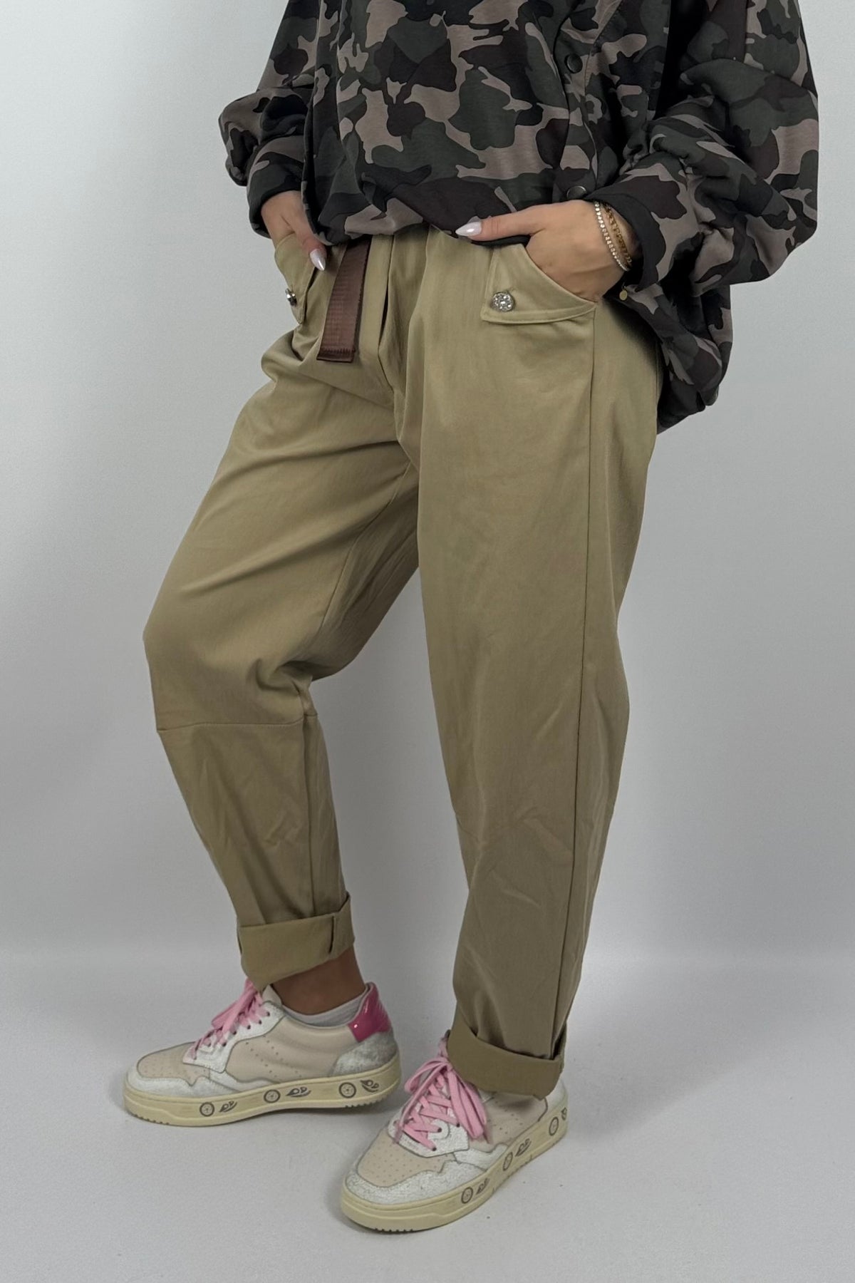 Modische Damen Balloonhose mit Gürtel – Safari