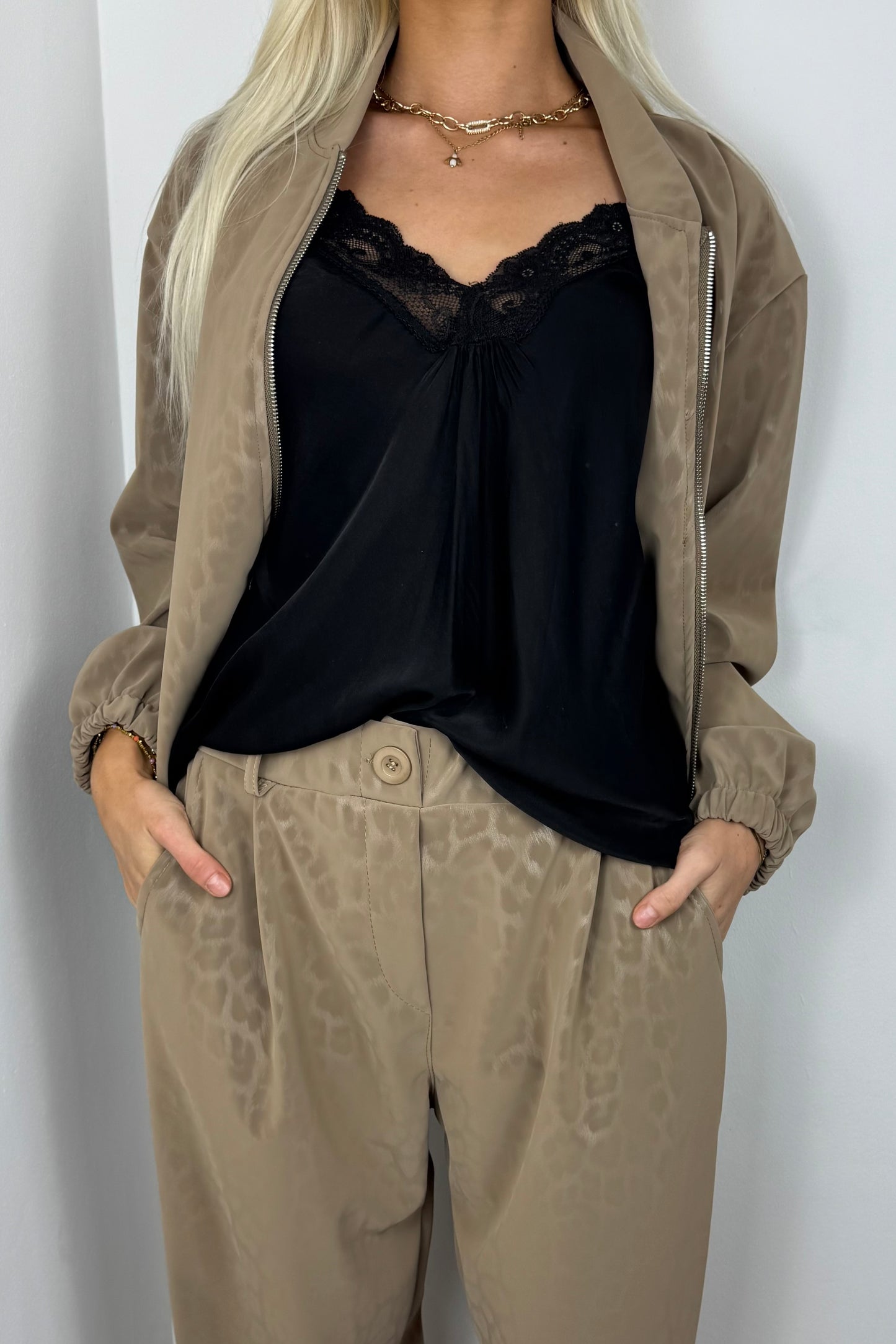 Leichte Übergangsjacke mit dezentem Animal-Muster – One Size