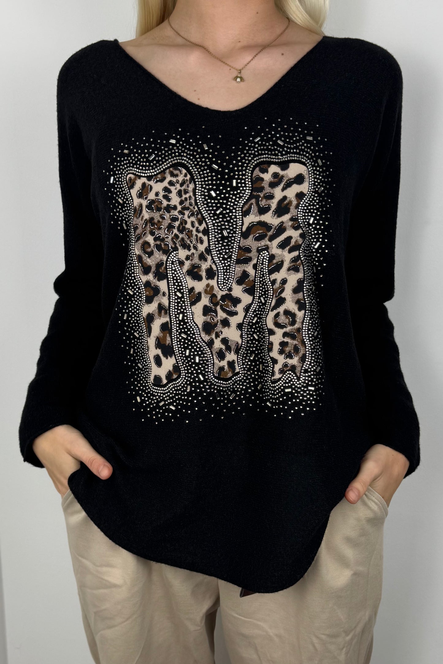 Langarmshirt mit Strass-Detail und M-Applikation-Schwarz