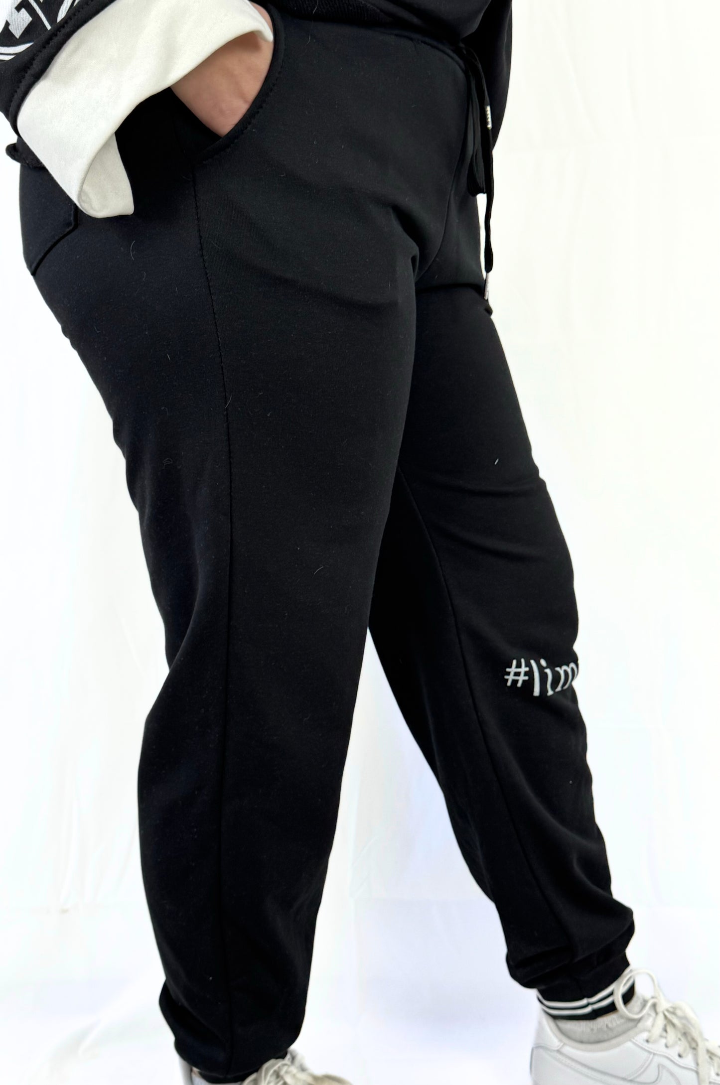 Schwarze Limited Edition Hose – modern & vielseitig