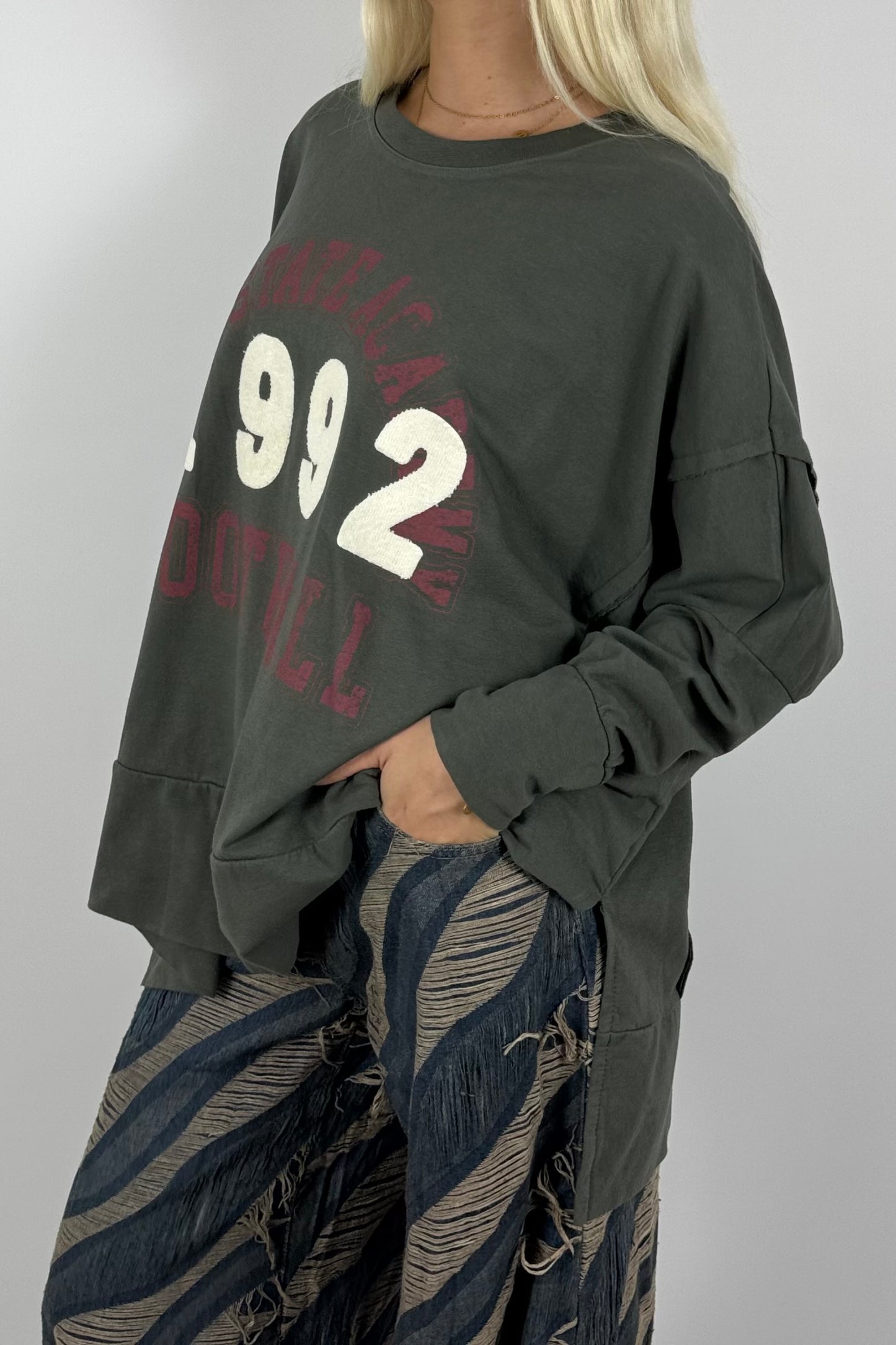 Damen Oversize Sweatshirt „1992 Football“ – College Style-Khaki