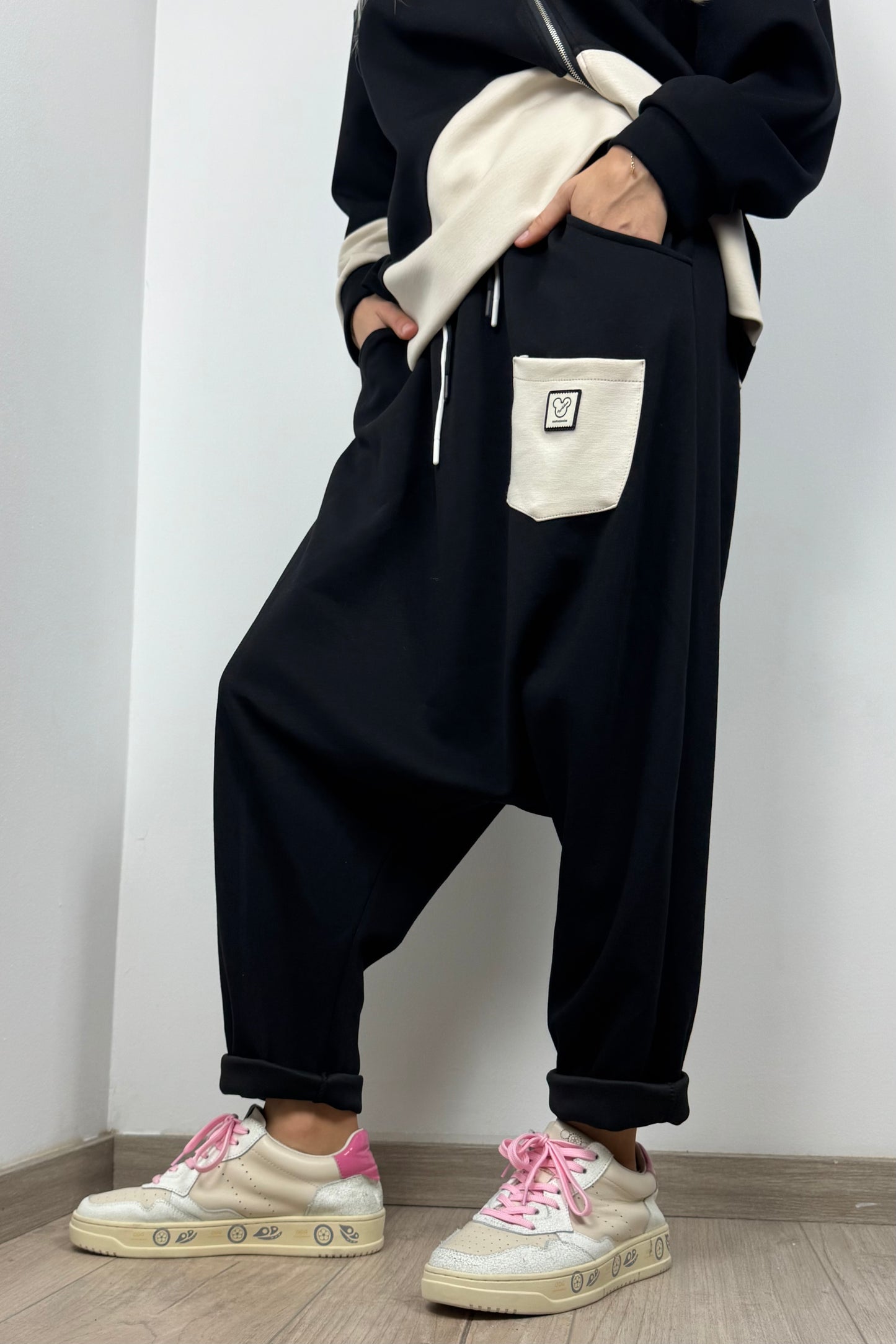 Casual Harem-Hose mit Kontrasttasche – Schwarz