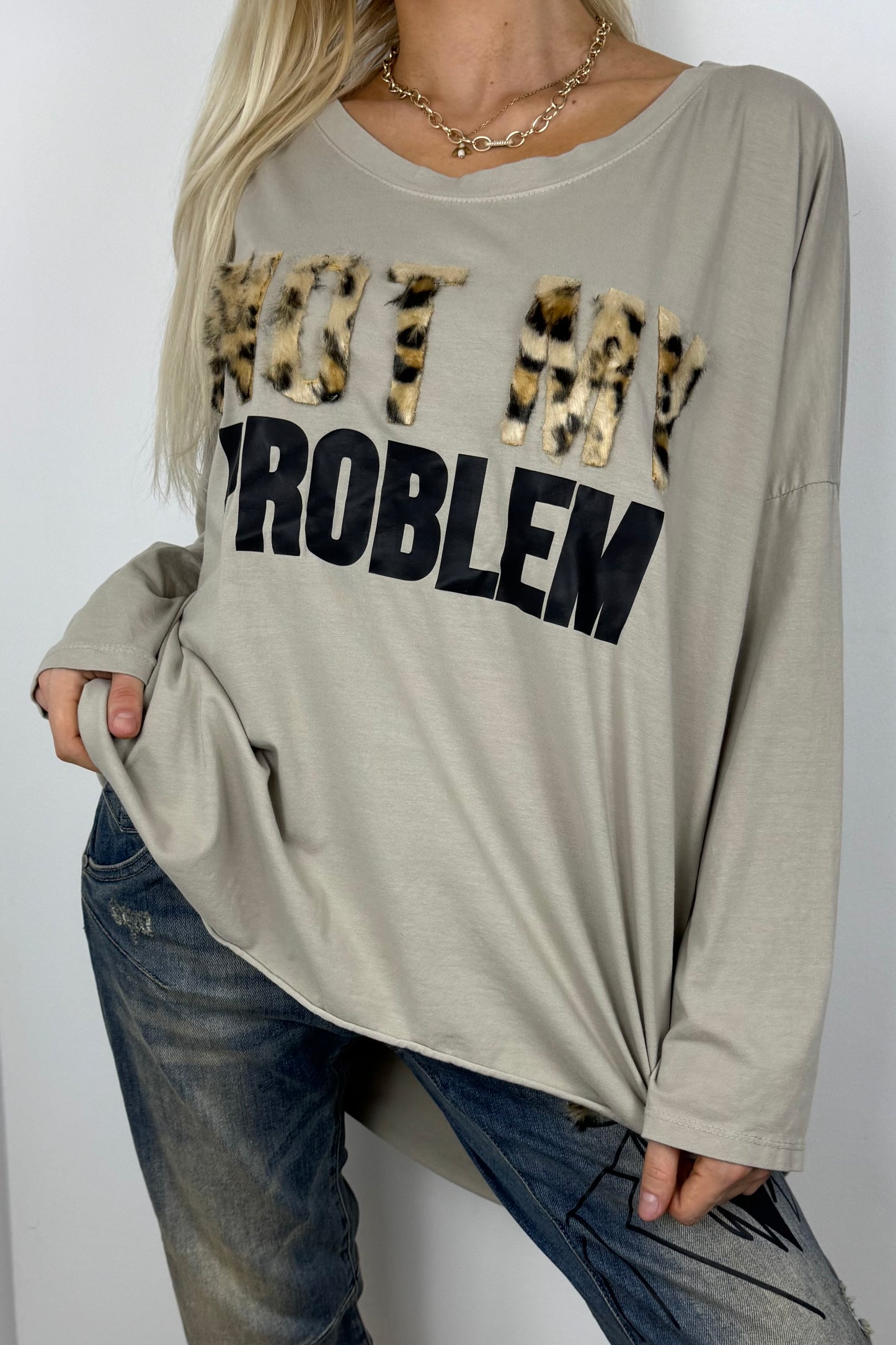 Locker geschnittenes Damen-Shirt mit Statement-Print-Beige