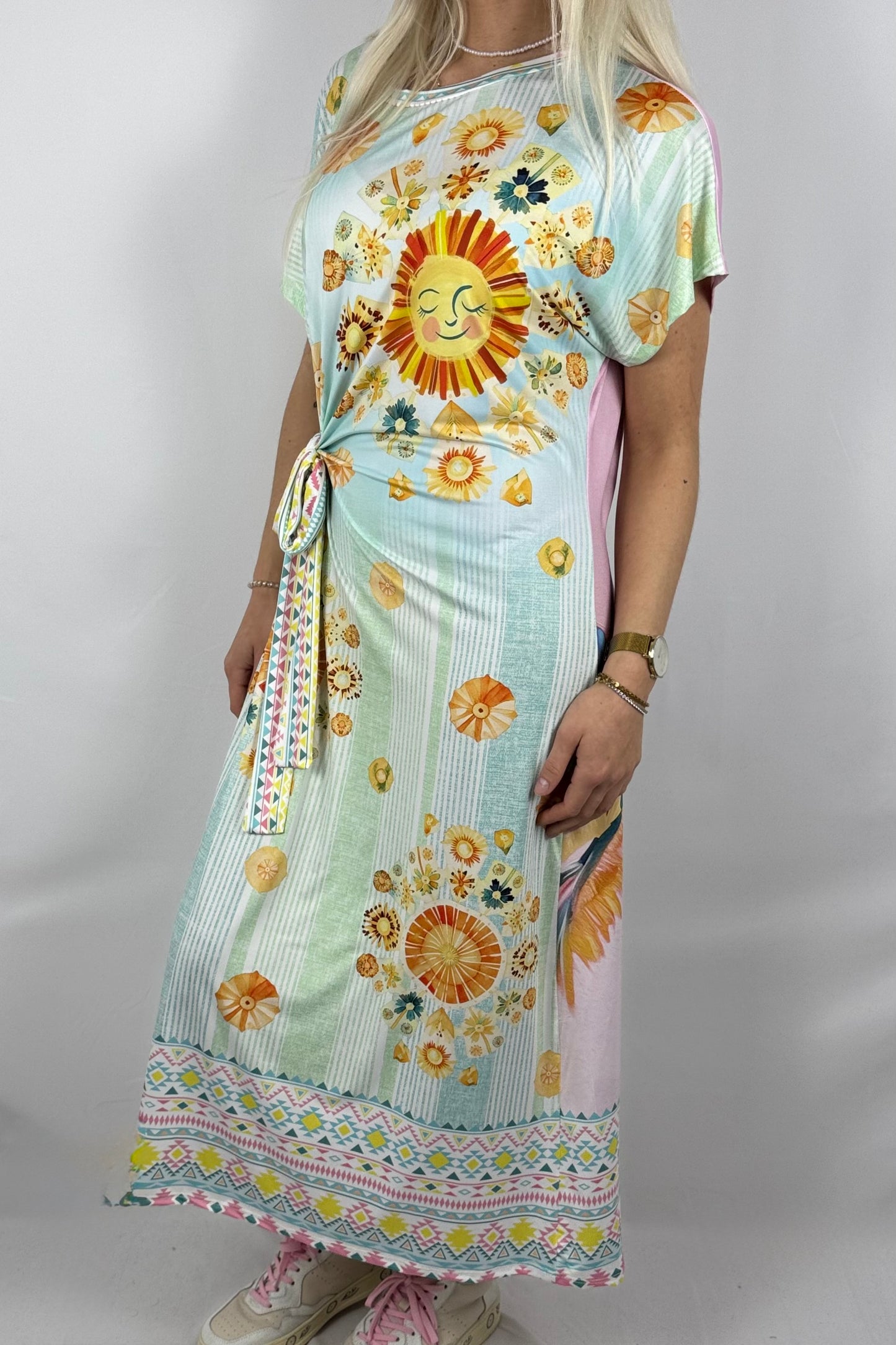 Kleid mit Print Mix – Lockerer Sommer Style