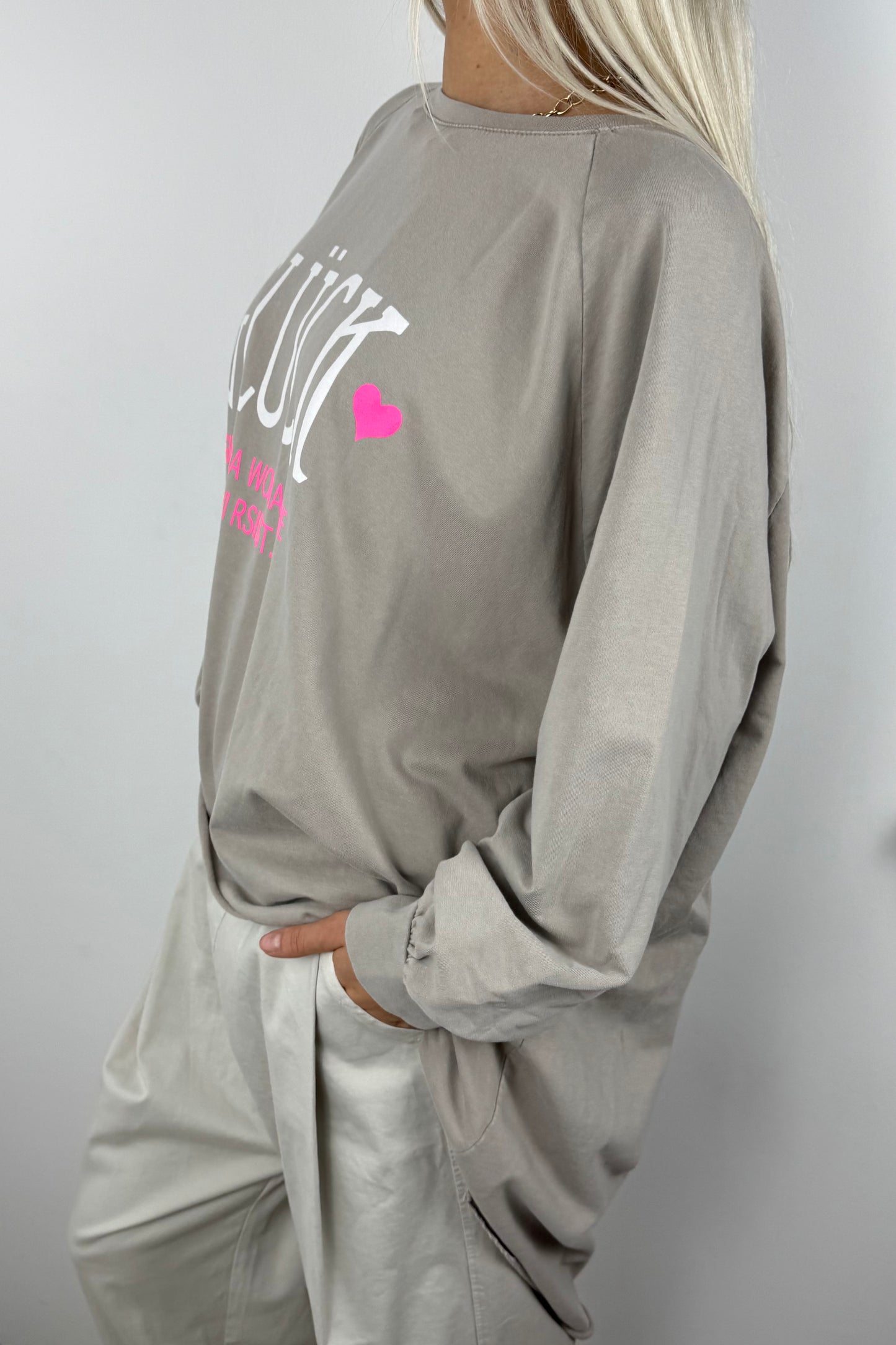 Oversize Shirt „Glück“ –Mud