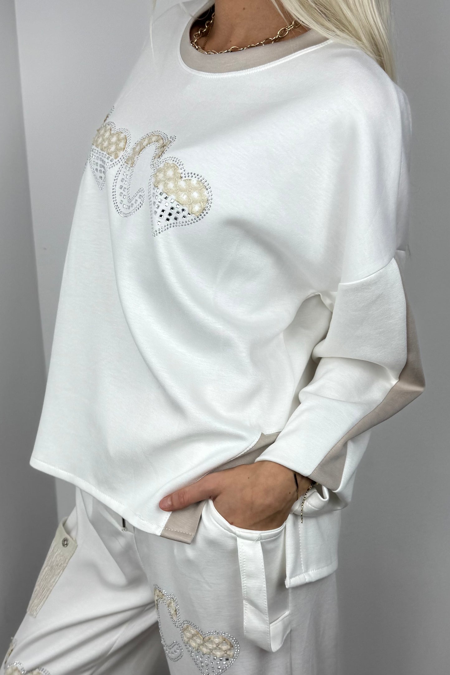 Stylisches Shirt mit Schmuckstein-Details-Weiß