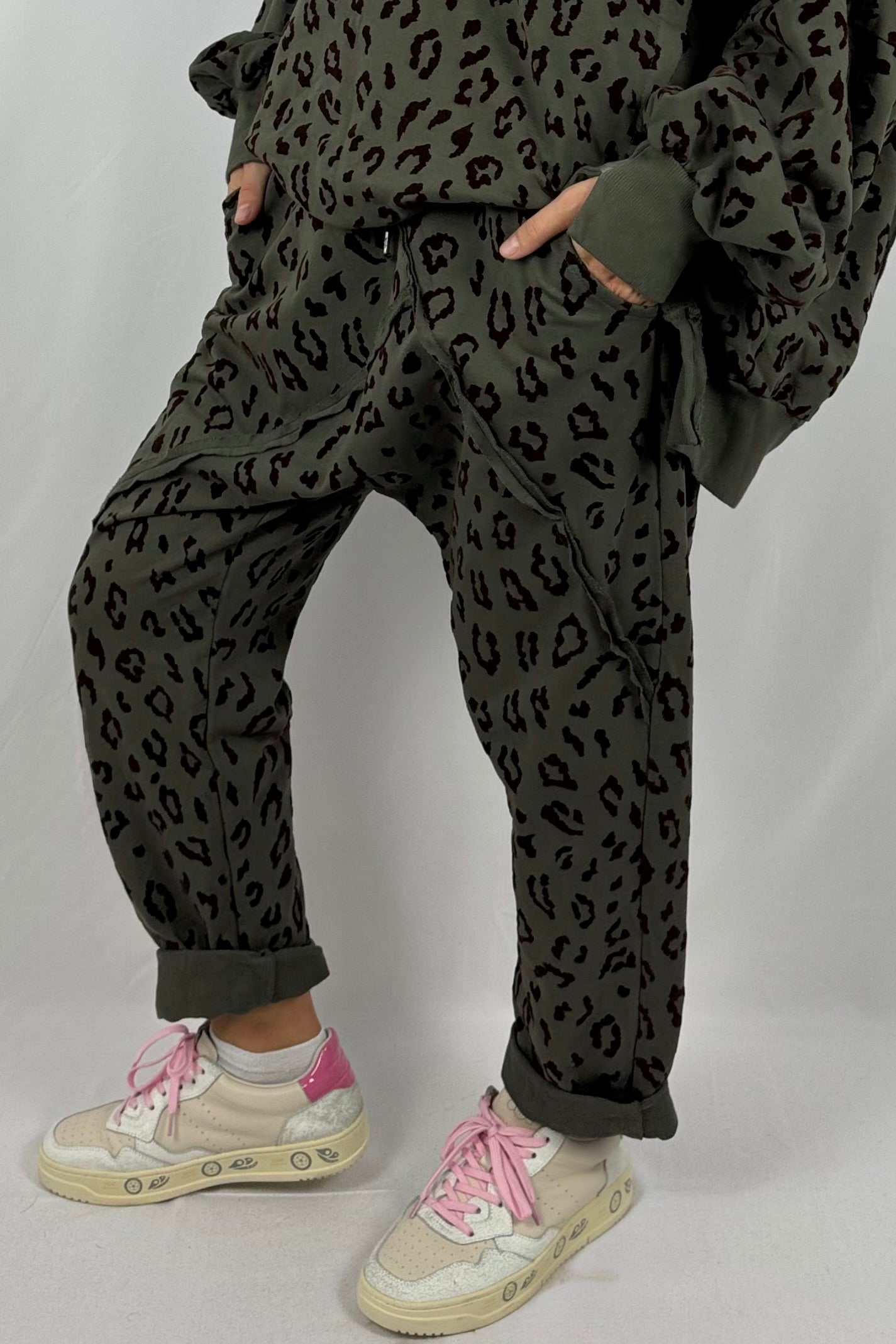 Damen Leo Jogpants – Oversize-Khaki