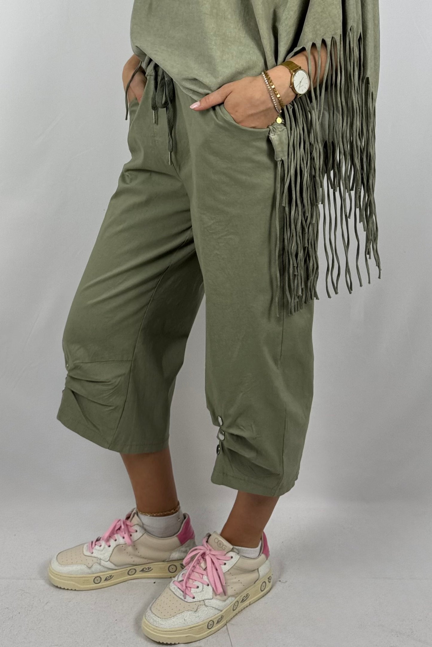 7/8-Hose mit Knopfdetail & Paperbag-Bund-Khaki