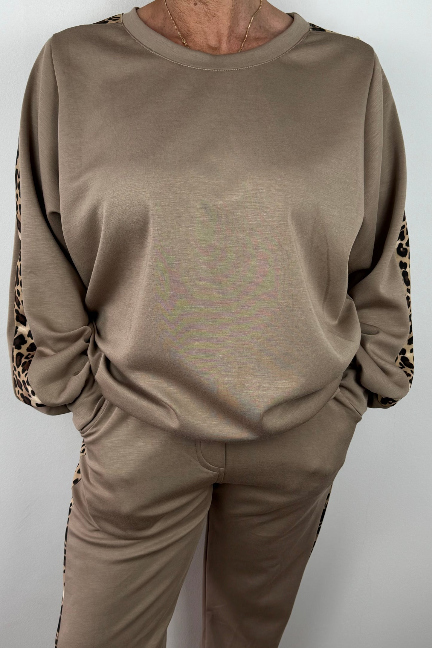 Damen-Sweatshirt – Ärmel mit Animal-Print & Relaxed Fit