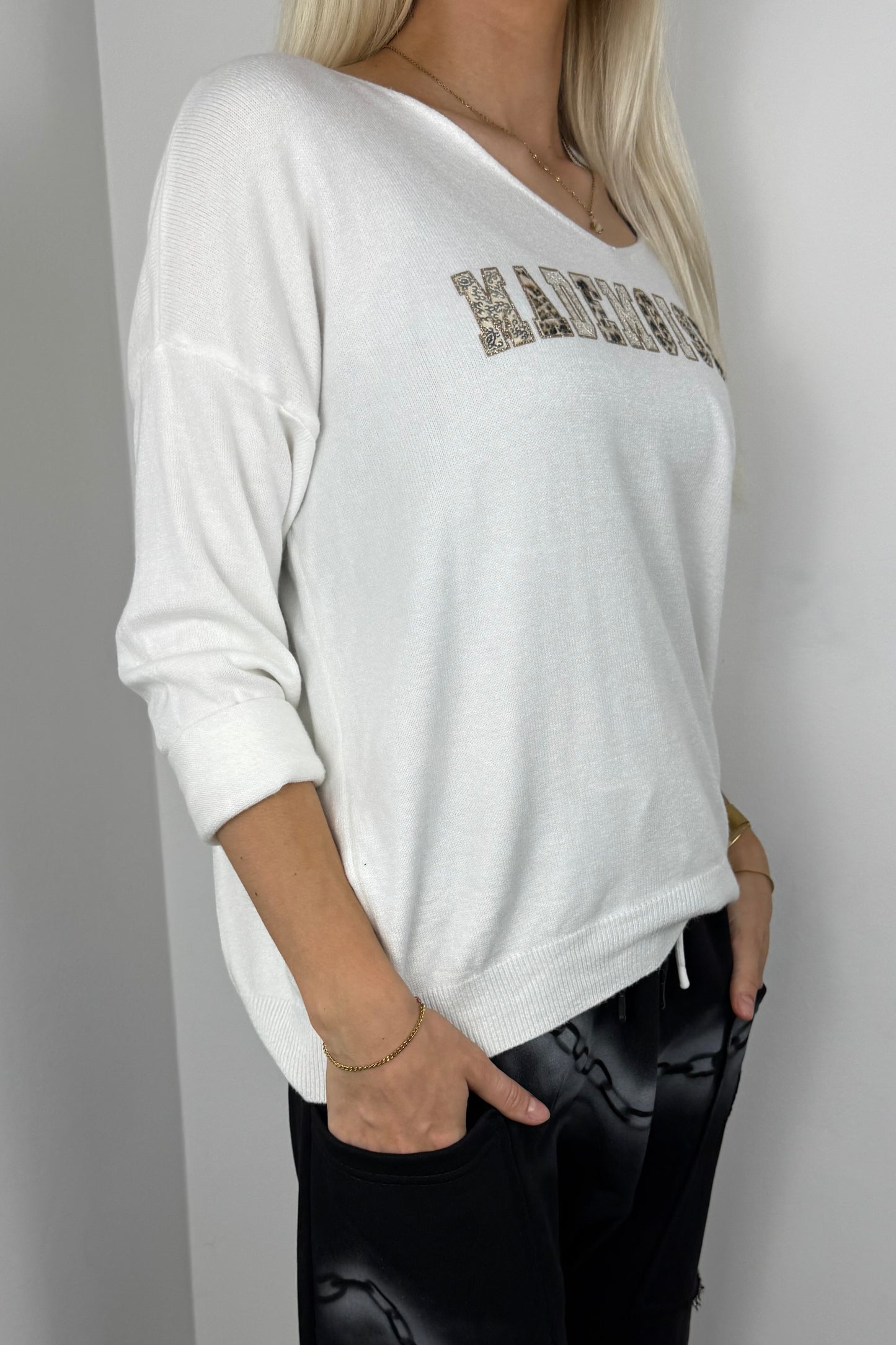 Strickshirt mit Schriftzug „Mademoiselle“-Weiß
