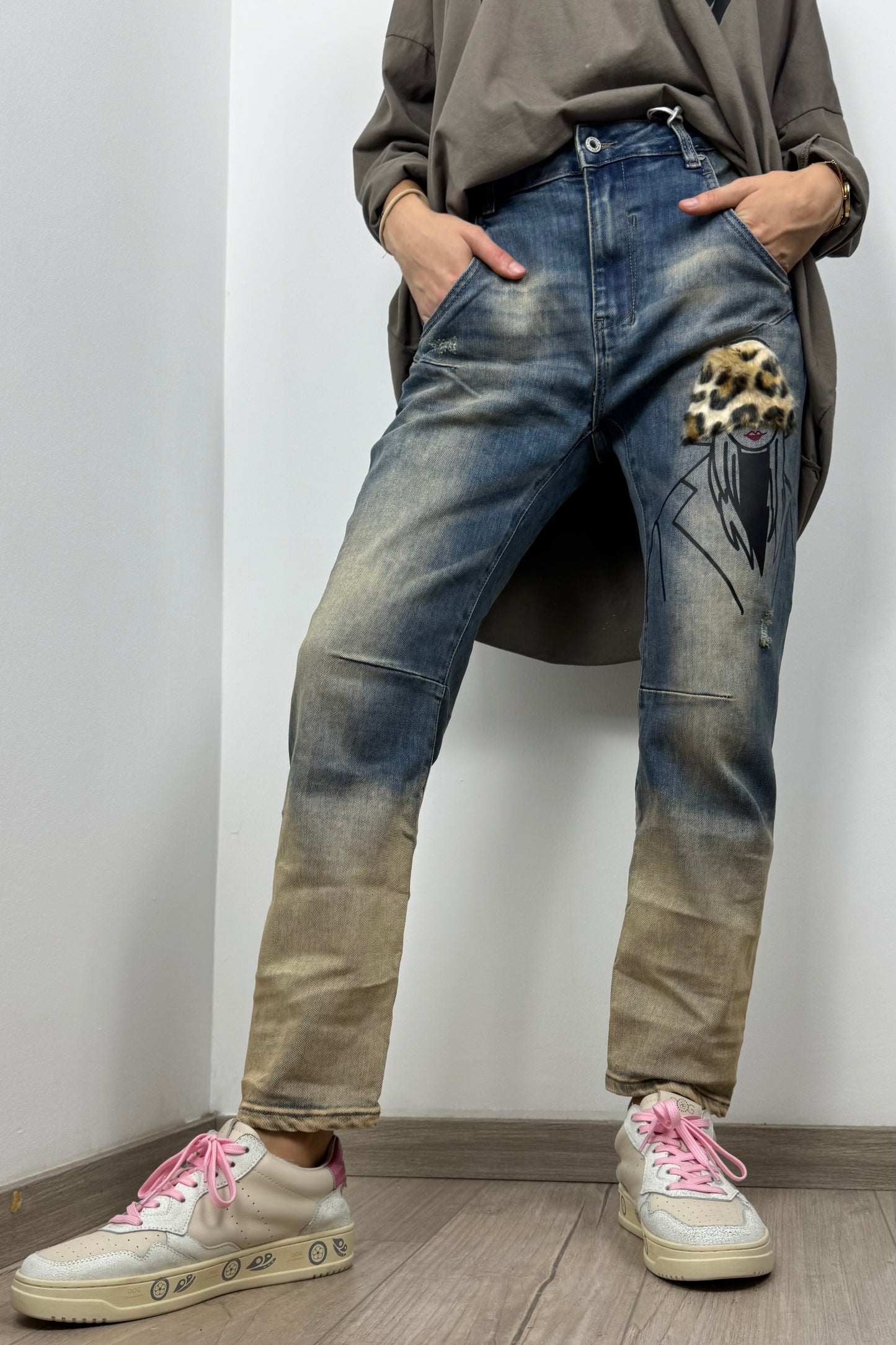 Stylische Damen Jeans mit Print und Used-Waschung