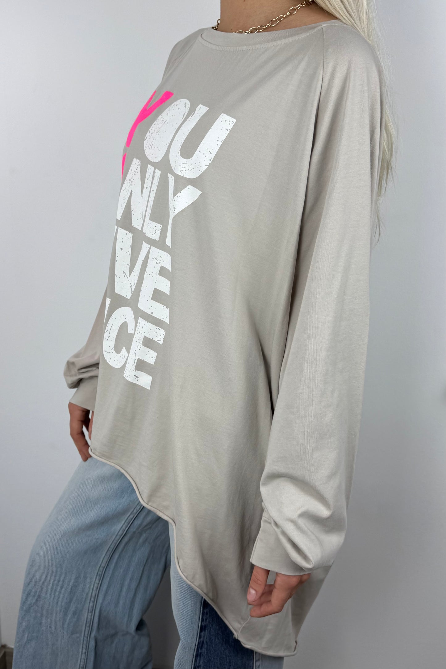 Oversize Shirt „YOLO“ –Beige