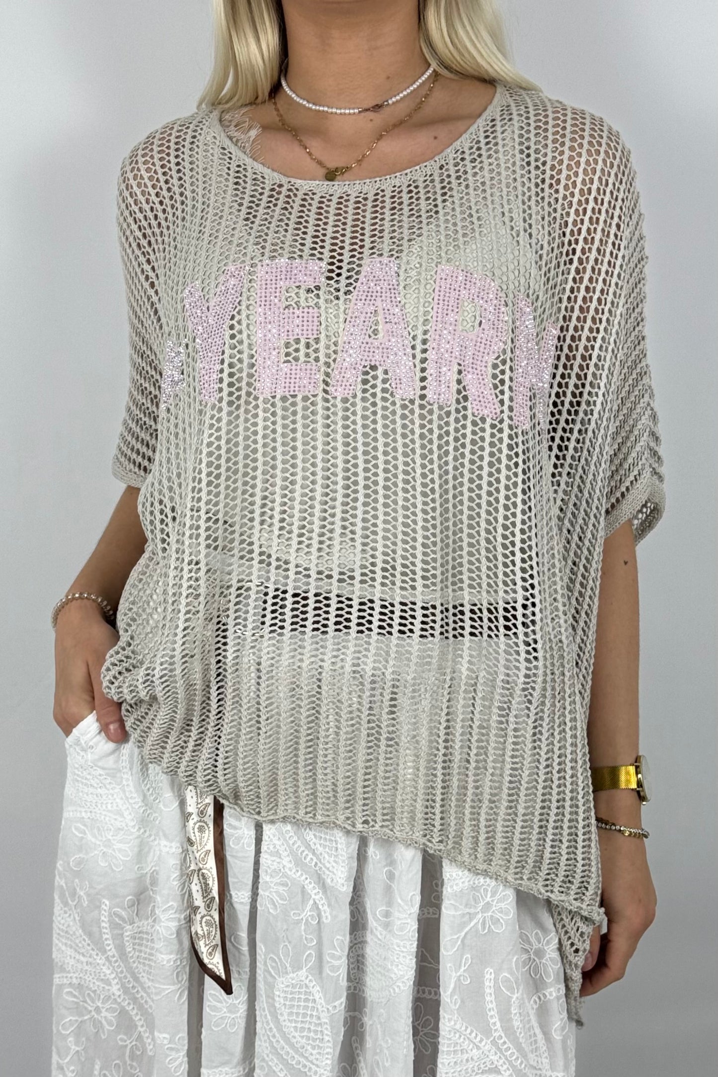 Oversize Strickshirt „YEARN“ – Netzlook Statement Shirt-Beige