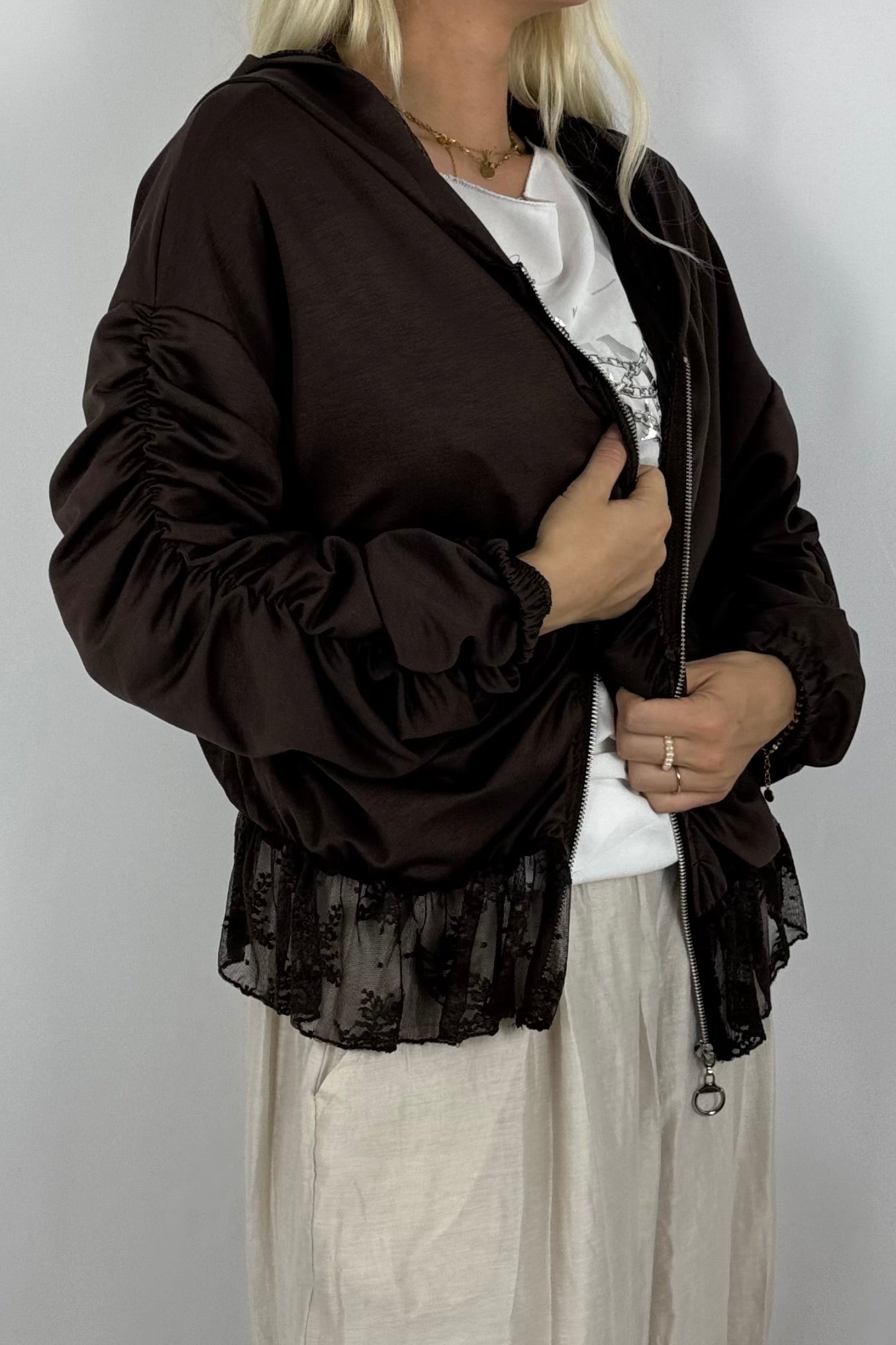 Jacke mit Raffungen und Spitzen-Details-Schoko