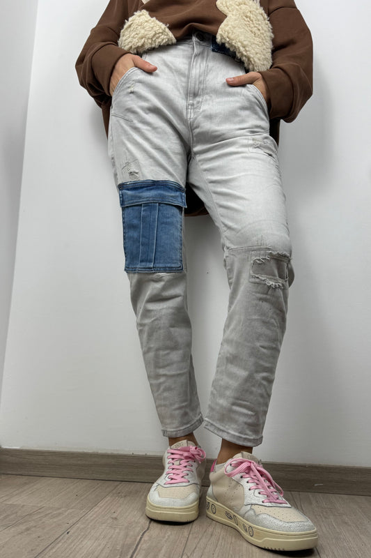 Patchwork Jeans mit Cargo-Tasche