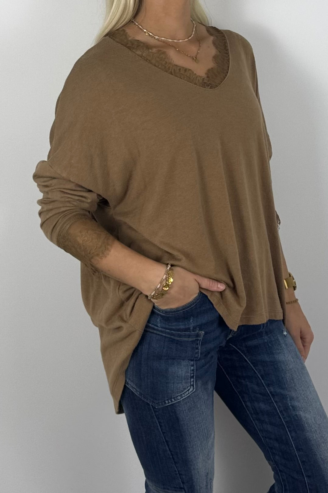 Damen Oversize Shirt mit Spitzen-Details –Kamel
